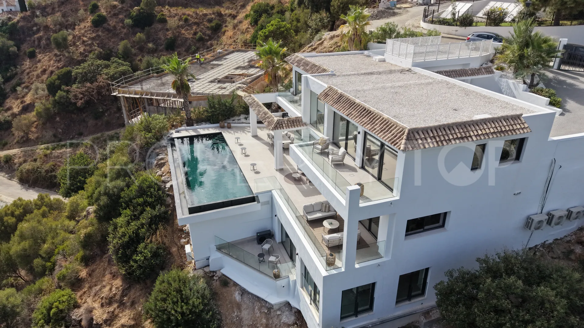 For sale Monte Mayor villa with 5 bedrooms