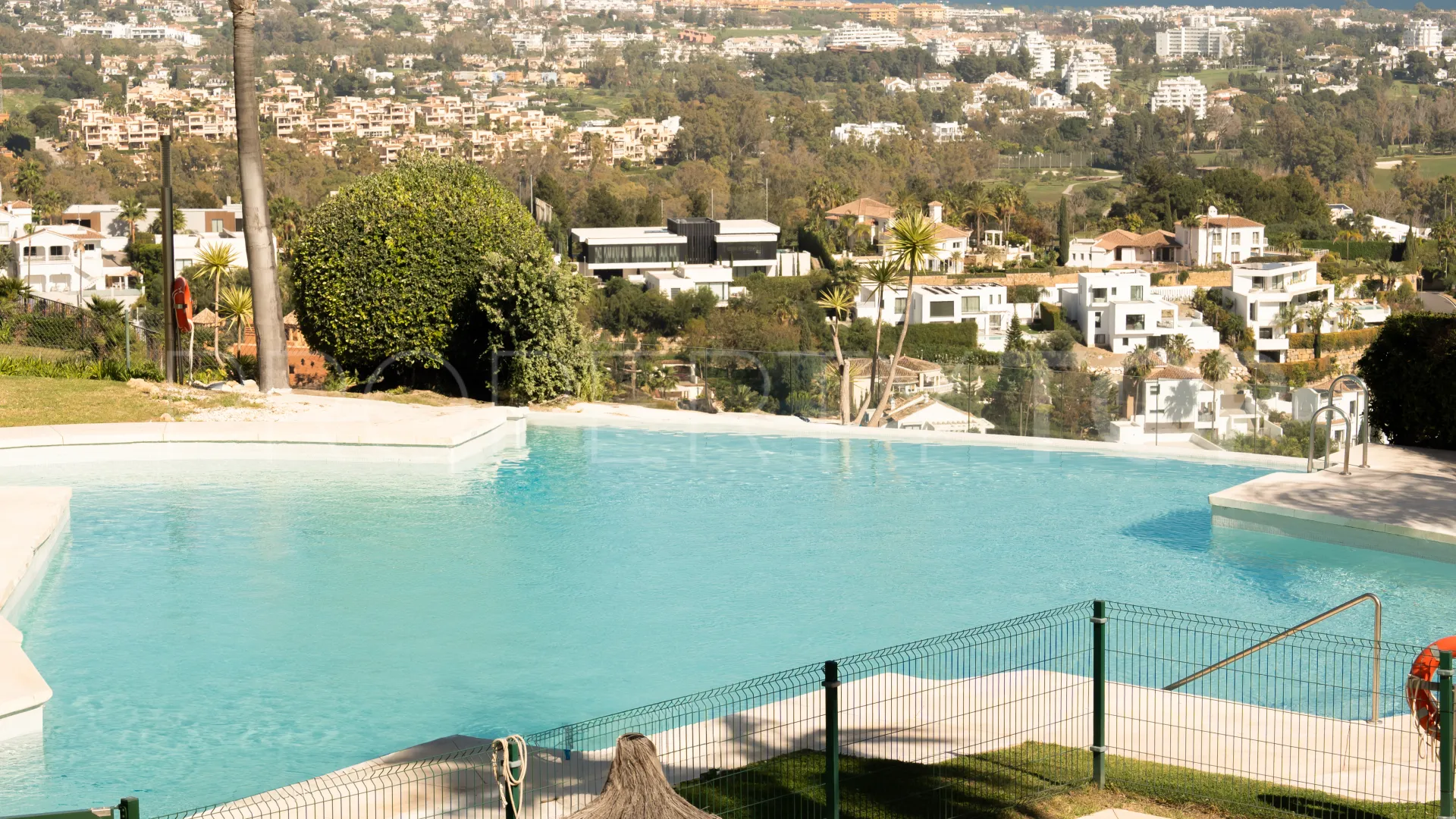 Benahavis, apartamento planta baja en venta