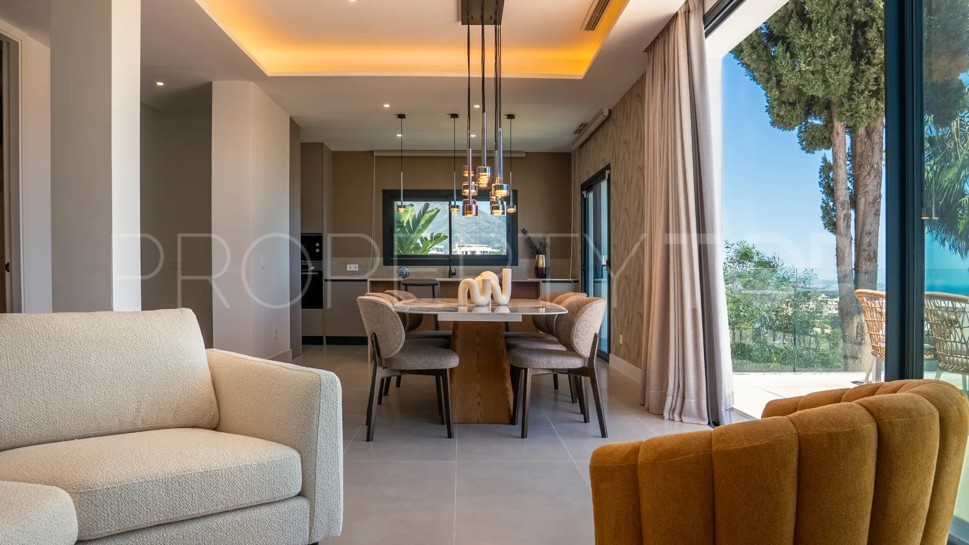 Comprar villa en Benahavis con 5 dormitorios