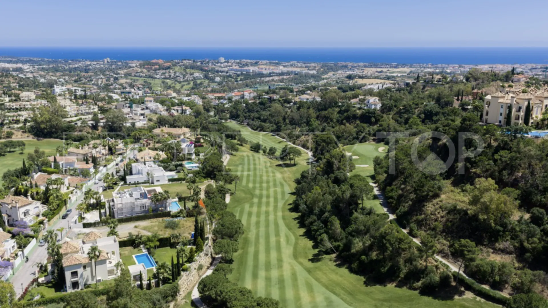 Comprar villa en Benahavis con 5 dormitorios