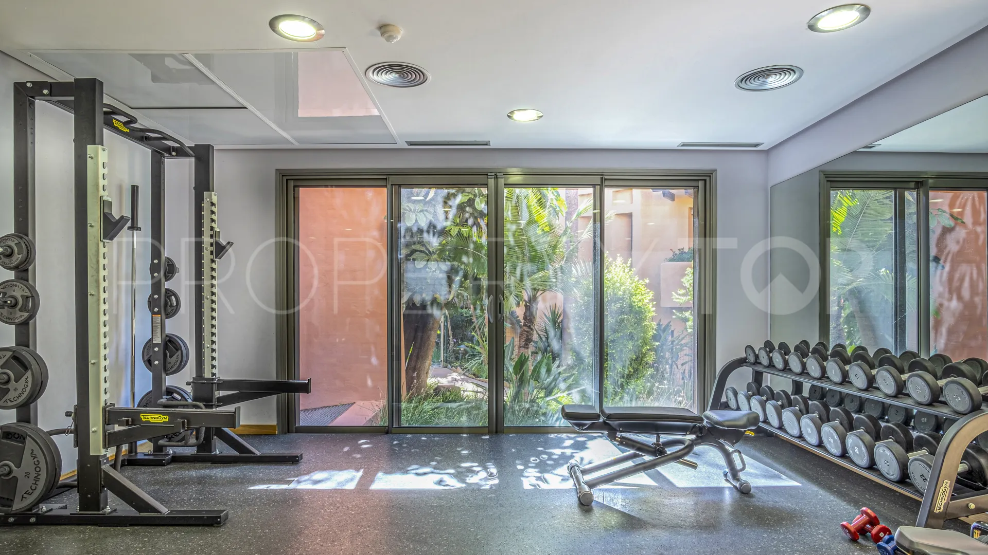 For sale apartment in Marbella Golden Mile