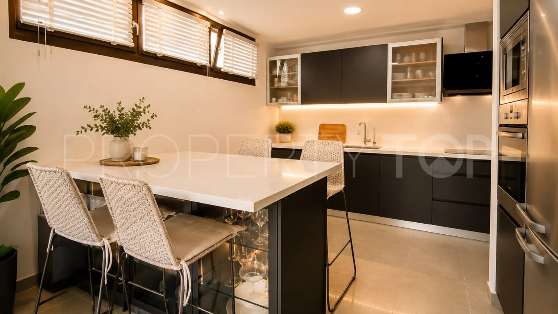 Apartment for sale in Los Altos de los Monteros with 3 bedrooms