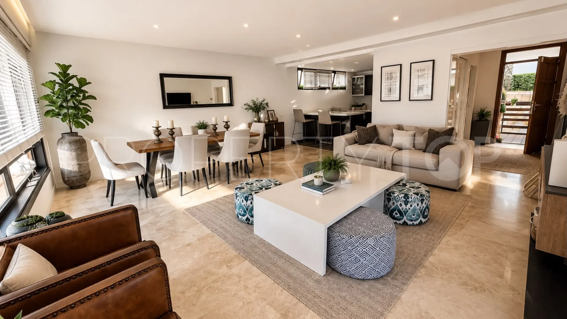 Apartment for sale in Los Altos de los Monteros with 3 bedrooms