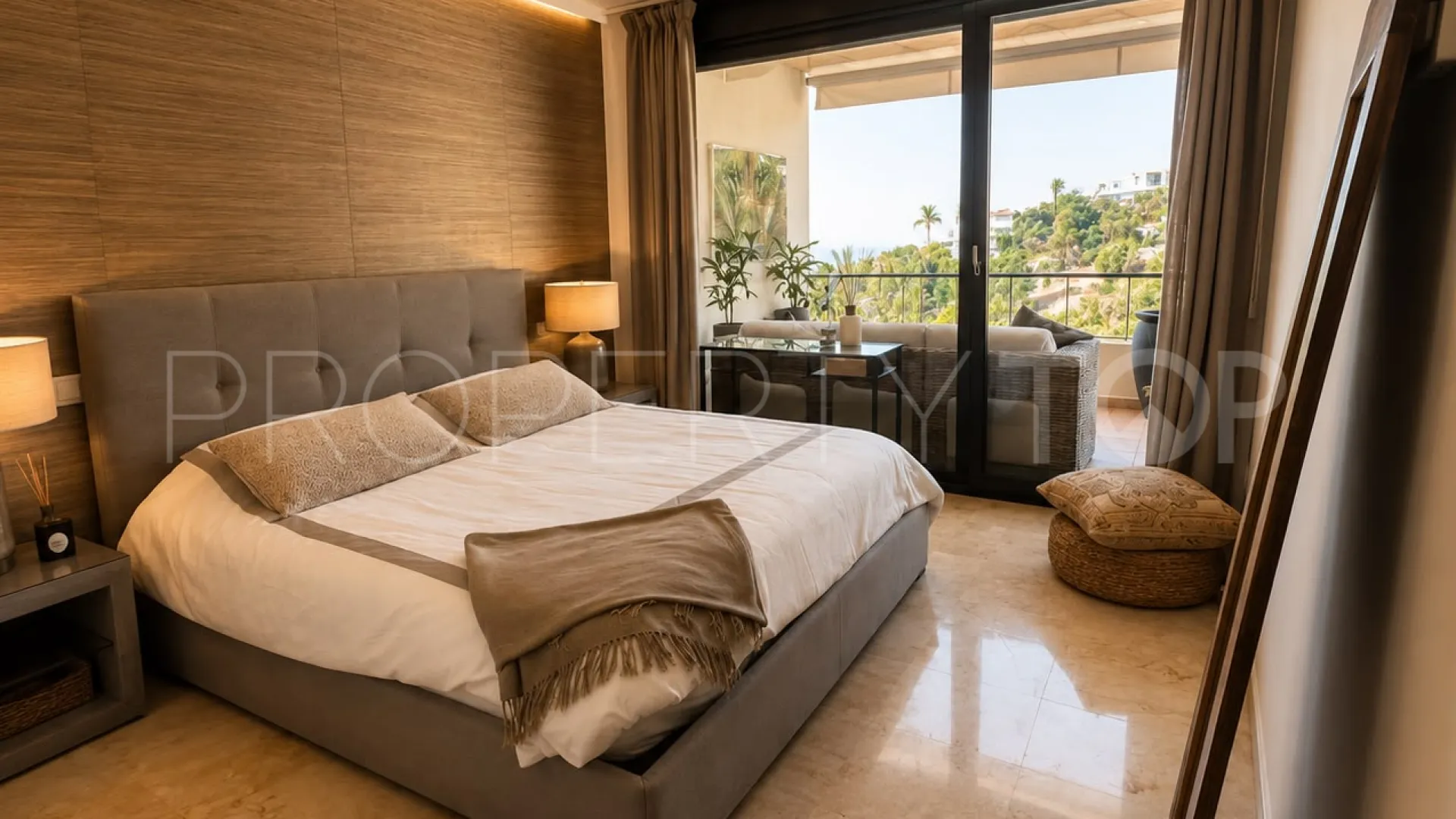Apartment for sale in Los Altos de los Monteros with 3 bedrooms