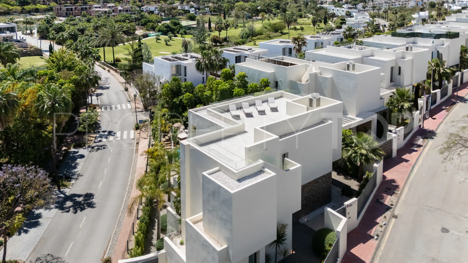Villa with 4 bedrooms for sale in New Golden Mile