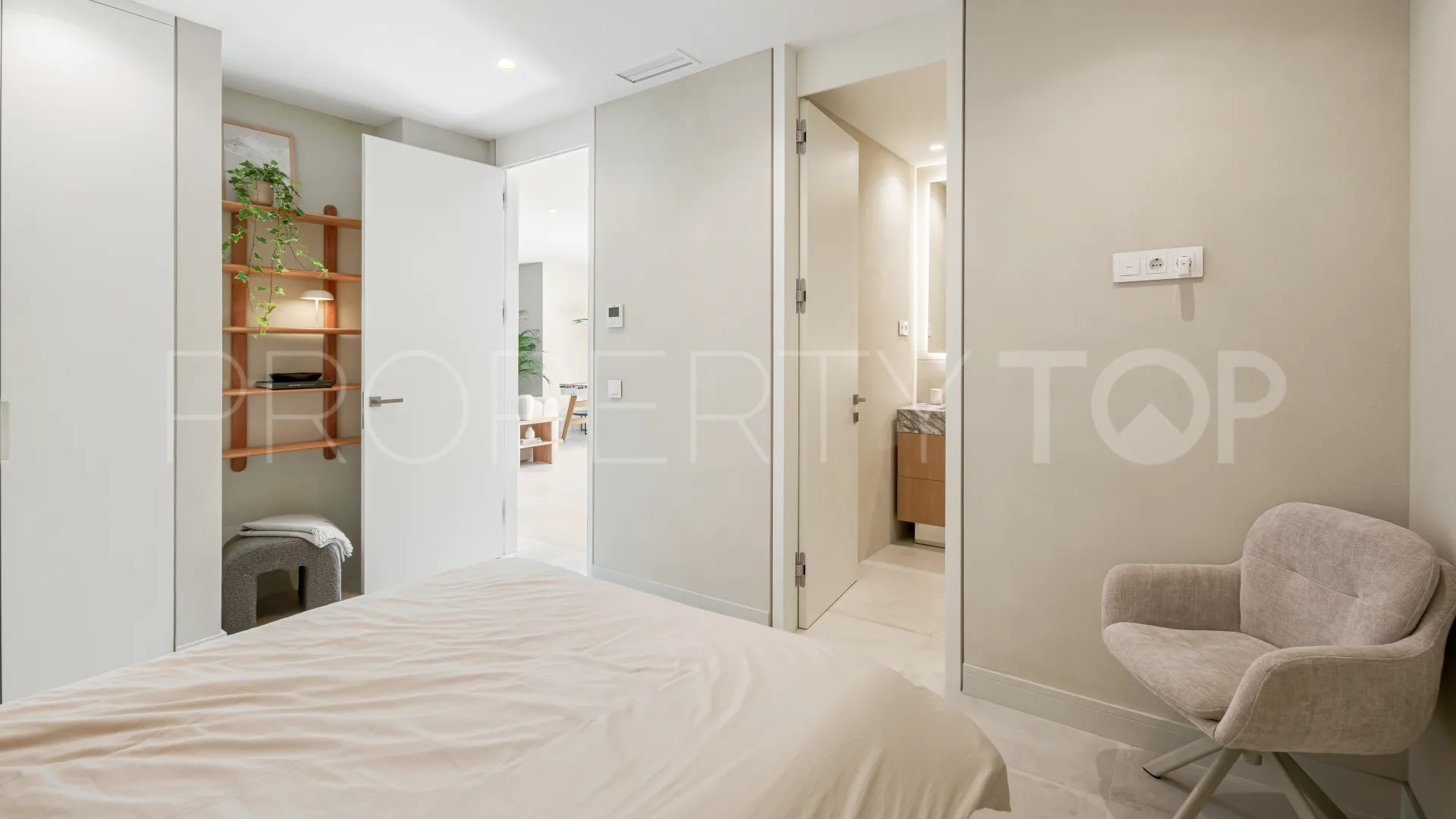 Villa with 4 bedrooms for sale in New Golden Mile