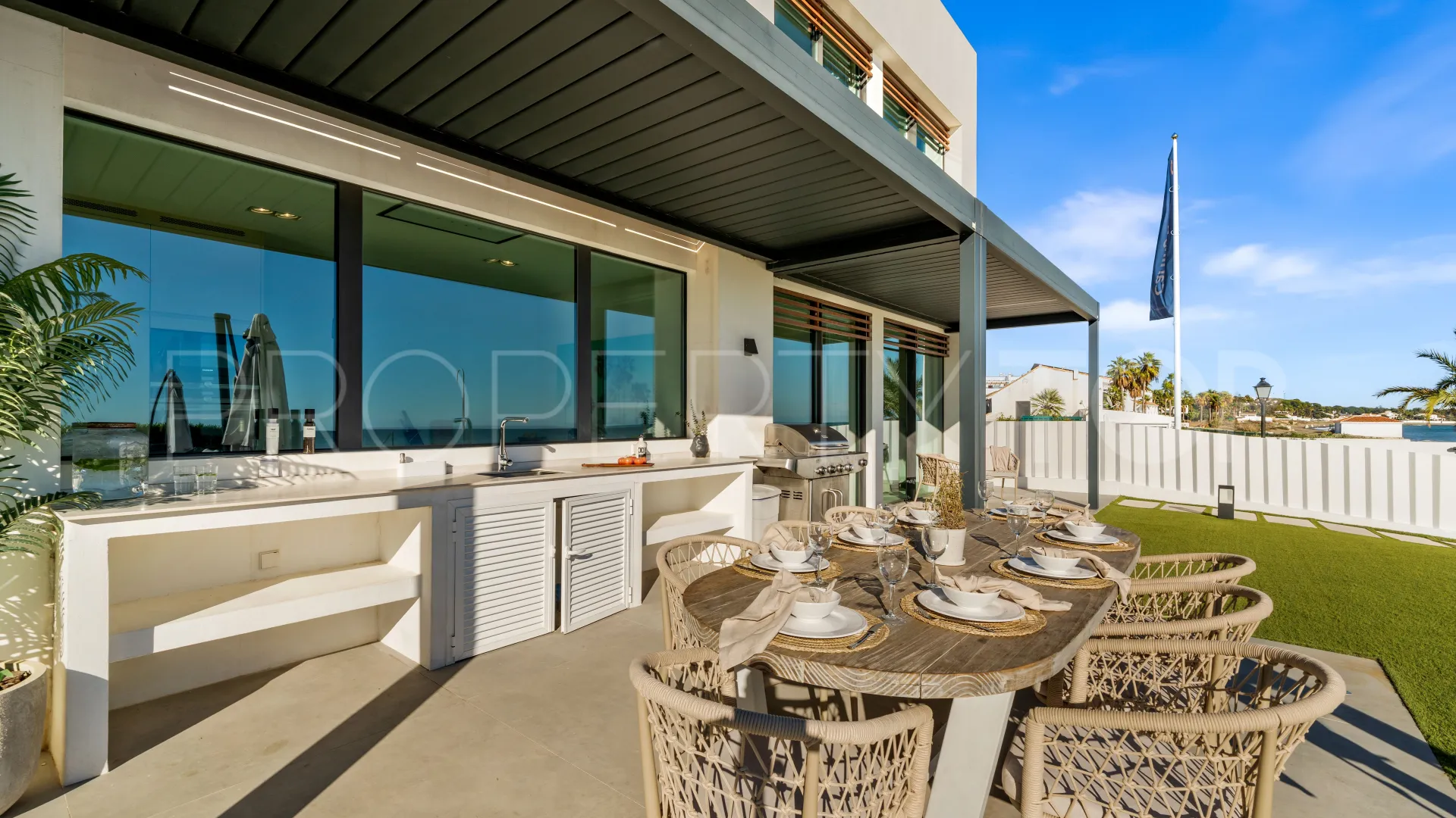 Villa en venta en New Golden Mile