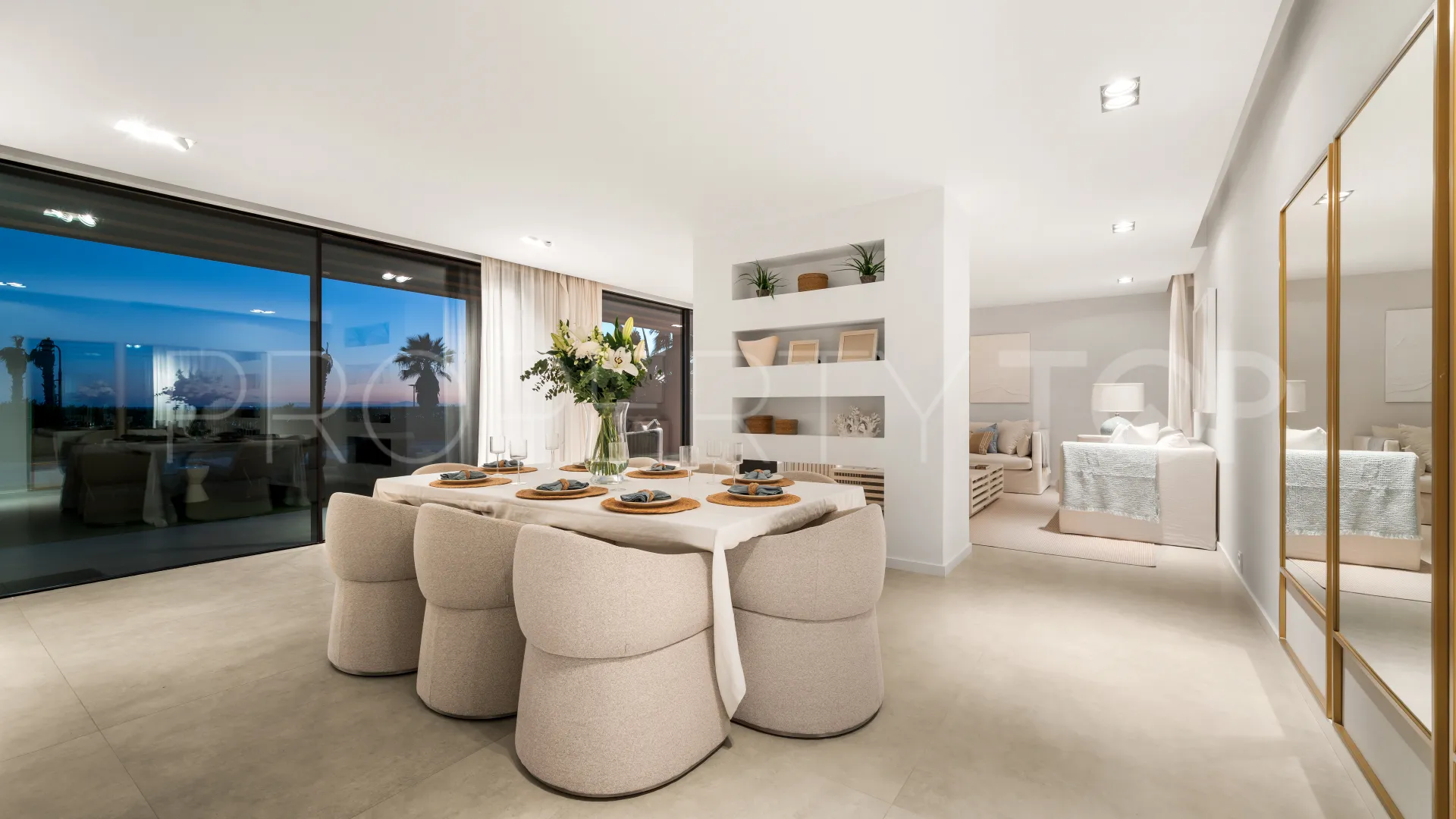 Villa en venta en New Golden Mile