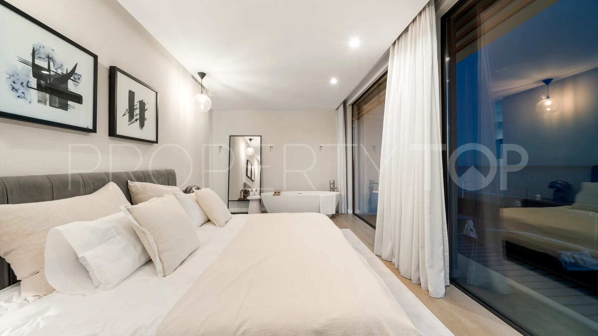 Villa en venta en New Golden Mile