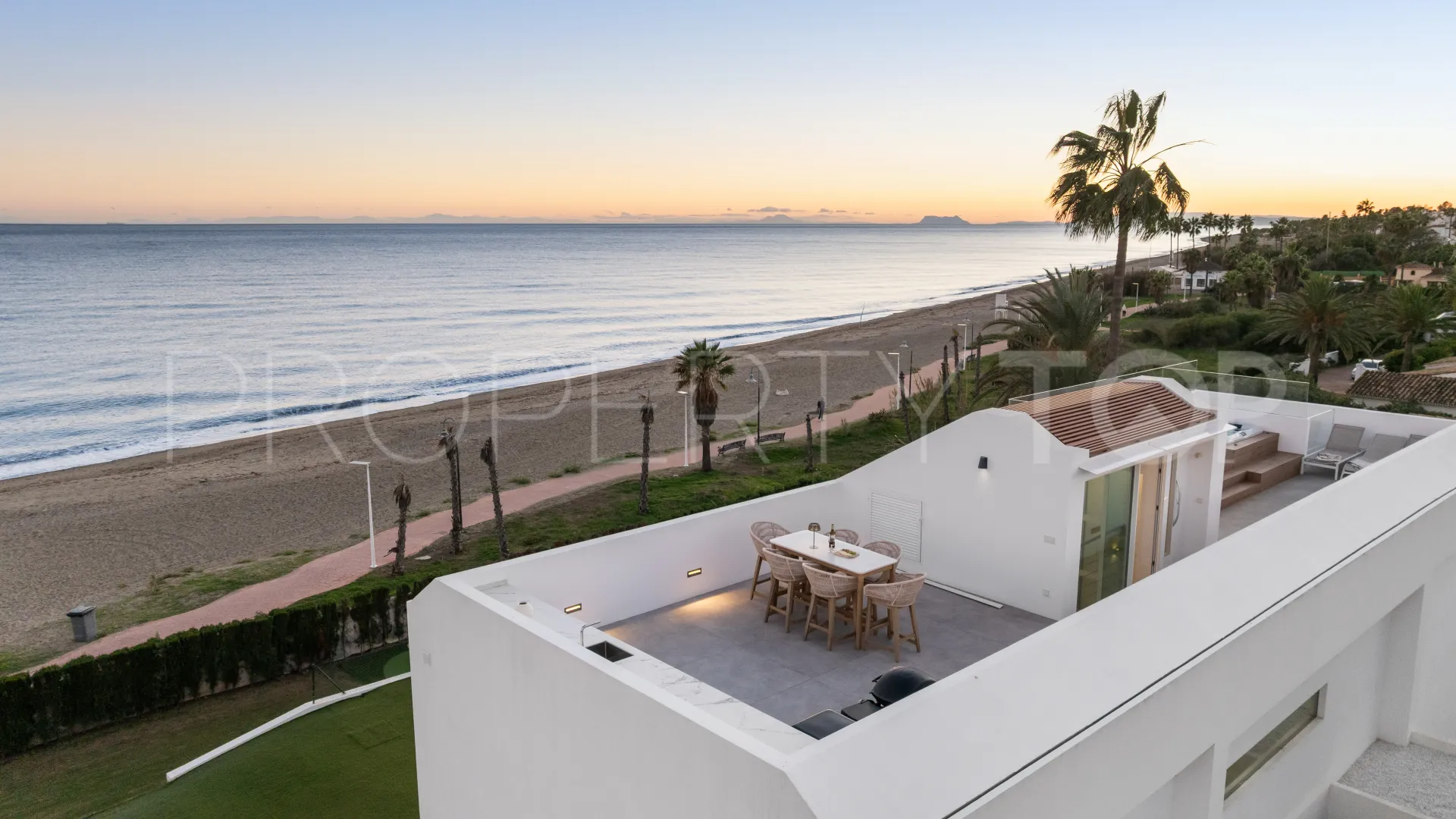 Villa en venta en New Golden Mile
