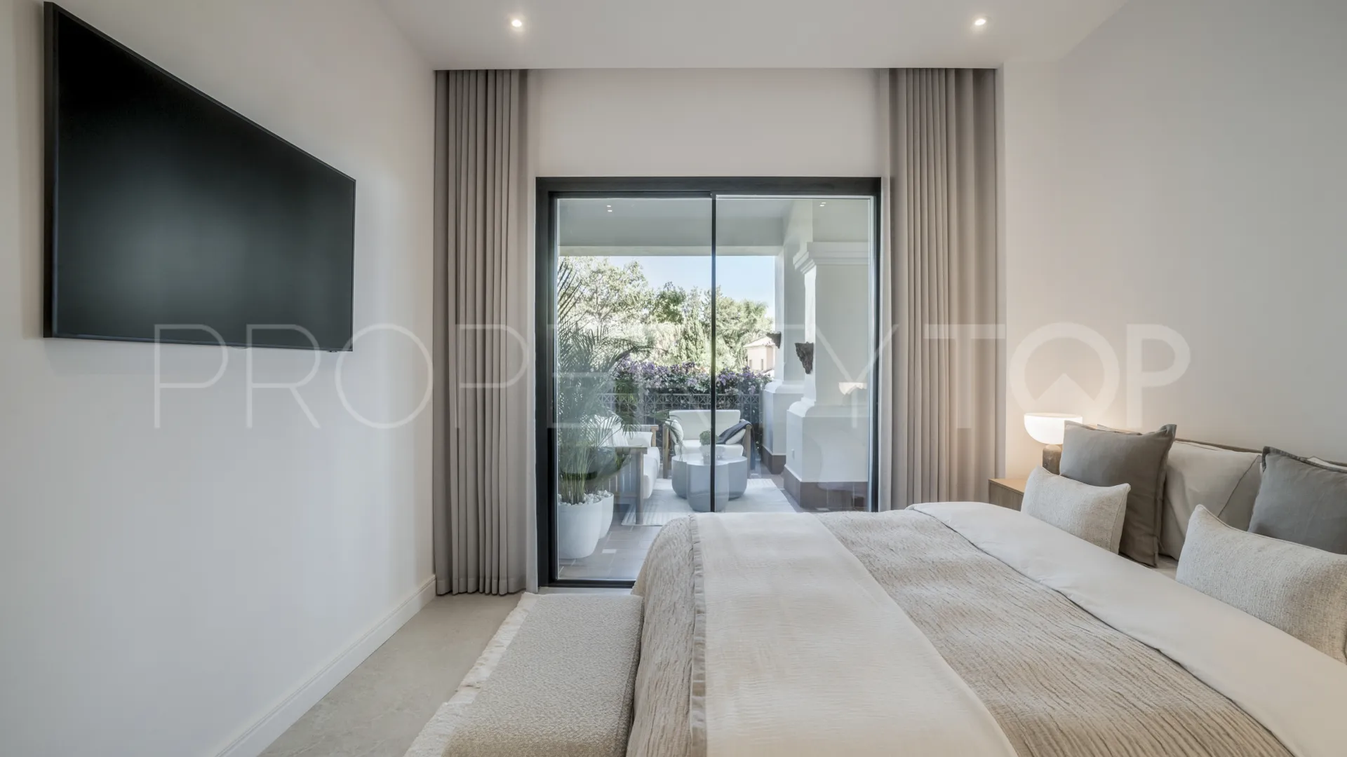 Comprar apartamento planta baja en Sierra Blanca