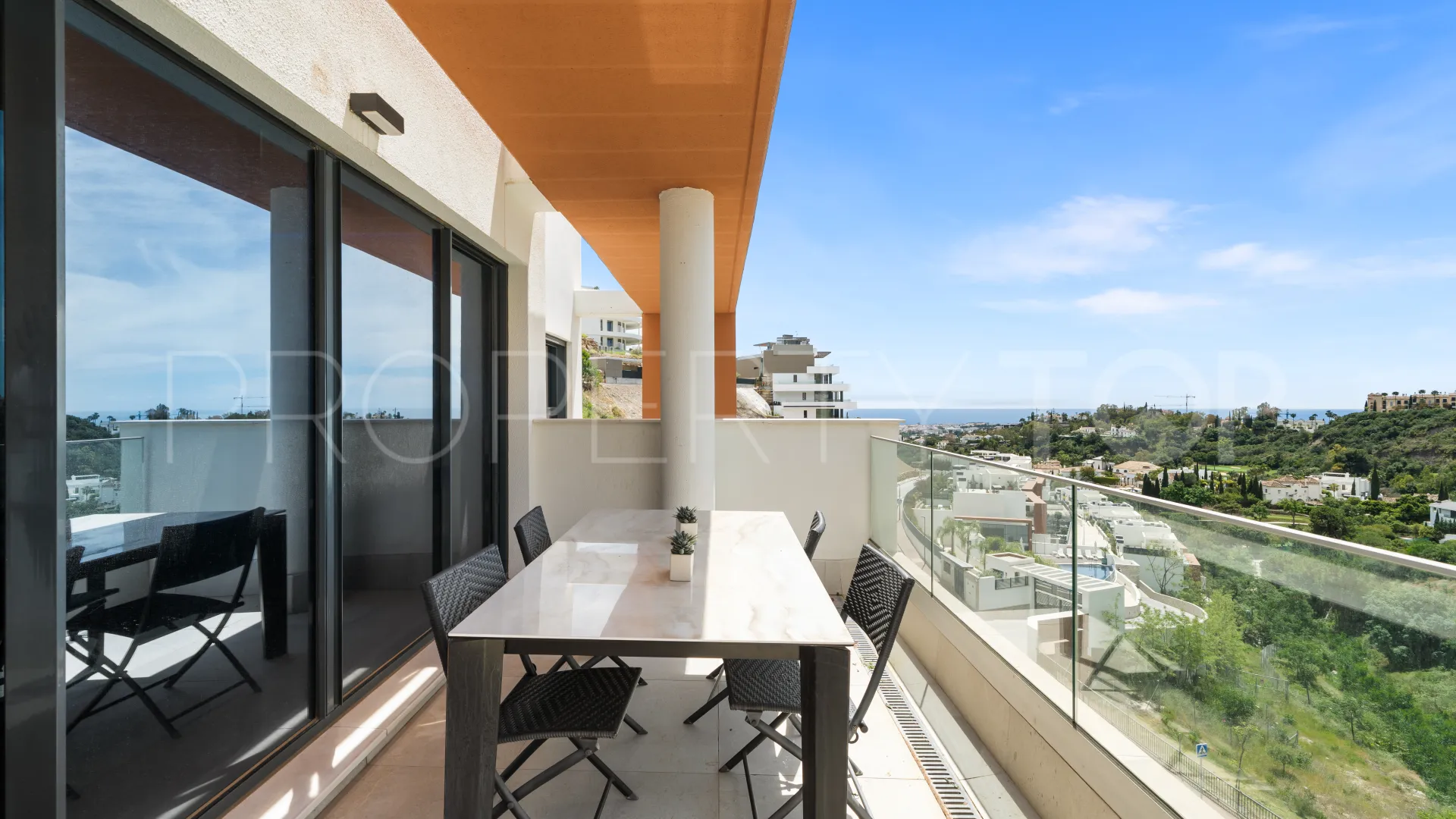 Buy penthouse in La Quinta with 3 bedrooms