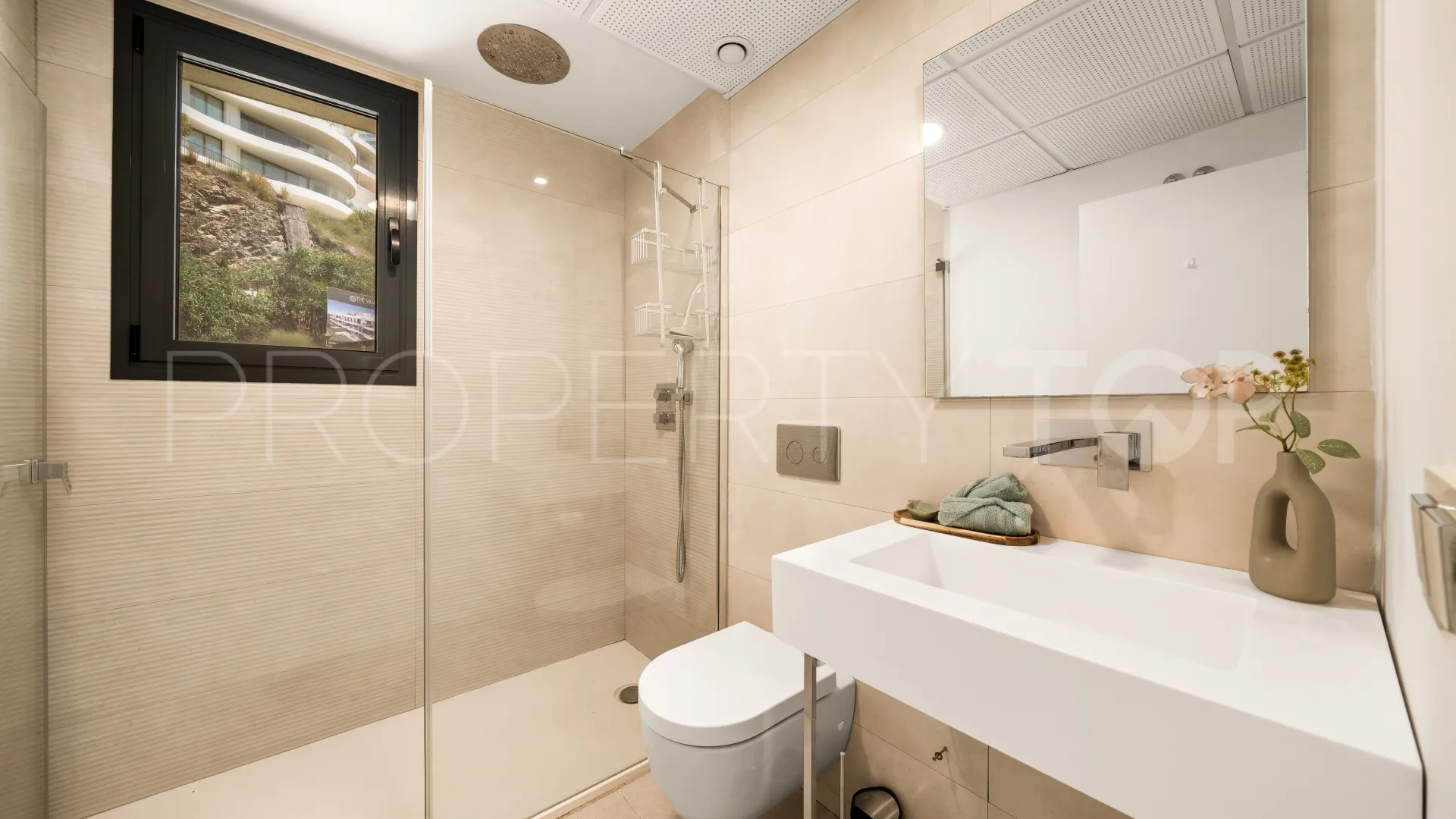 Buy penthouse in La Quinta with 3 bedrooms