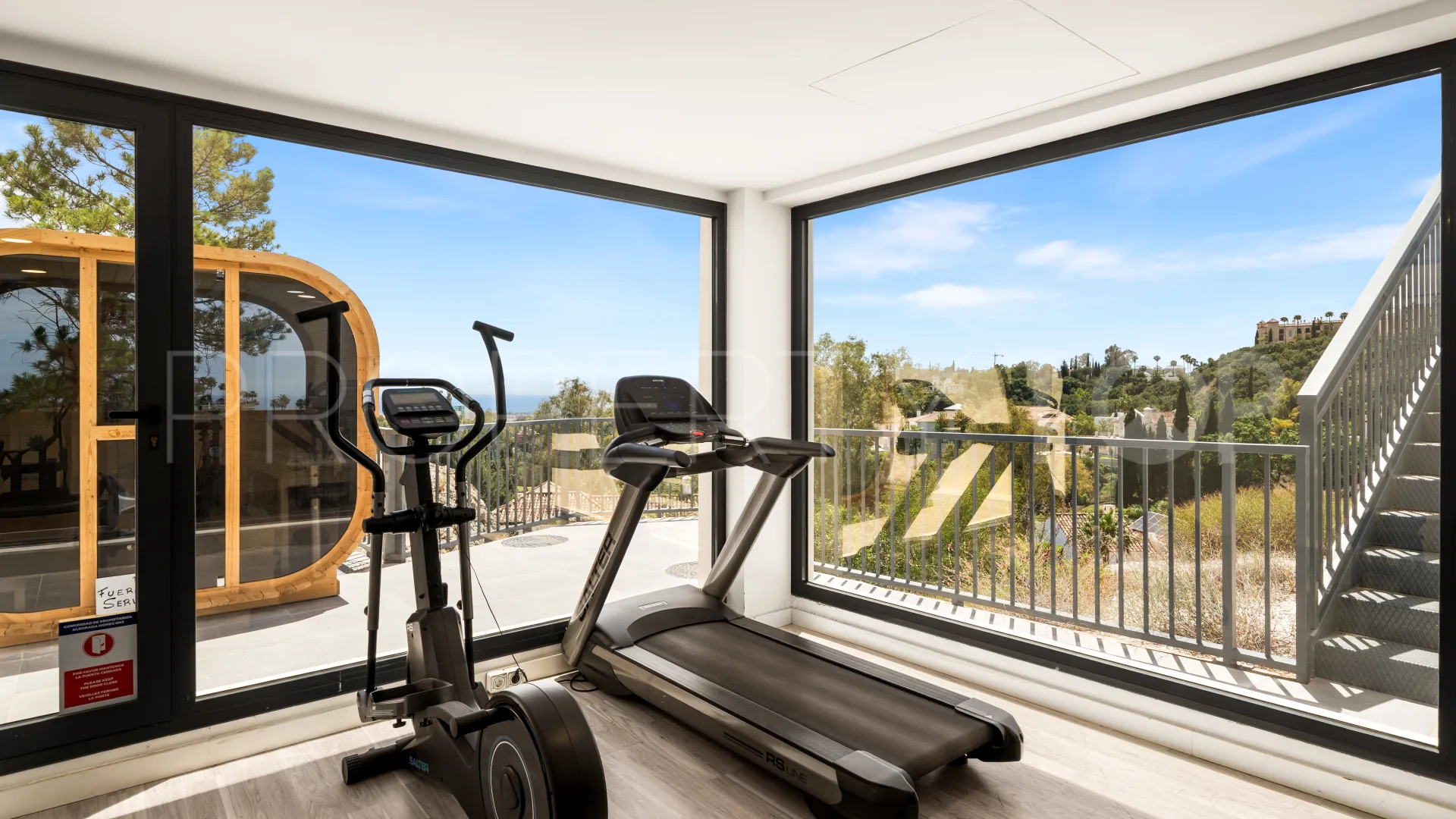 Buy penthouse in La Quinta with 3 bedrooms