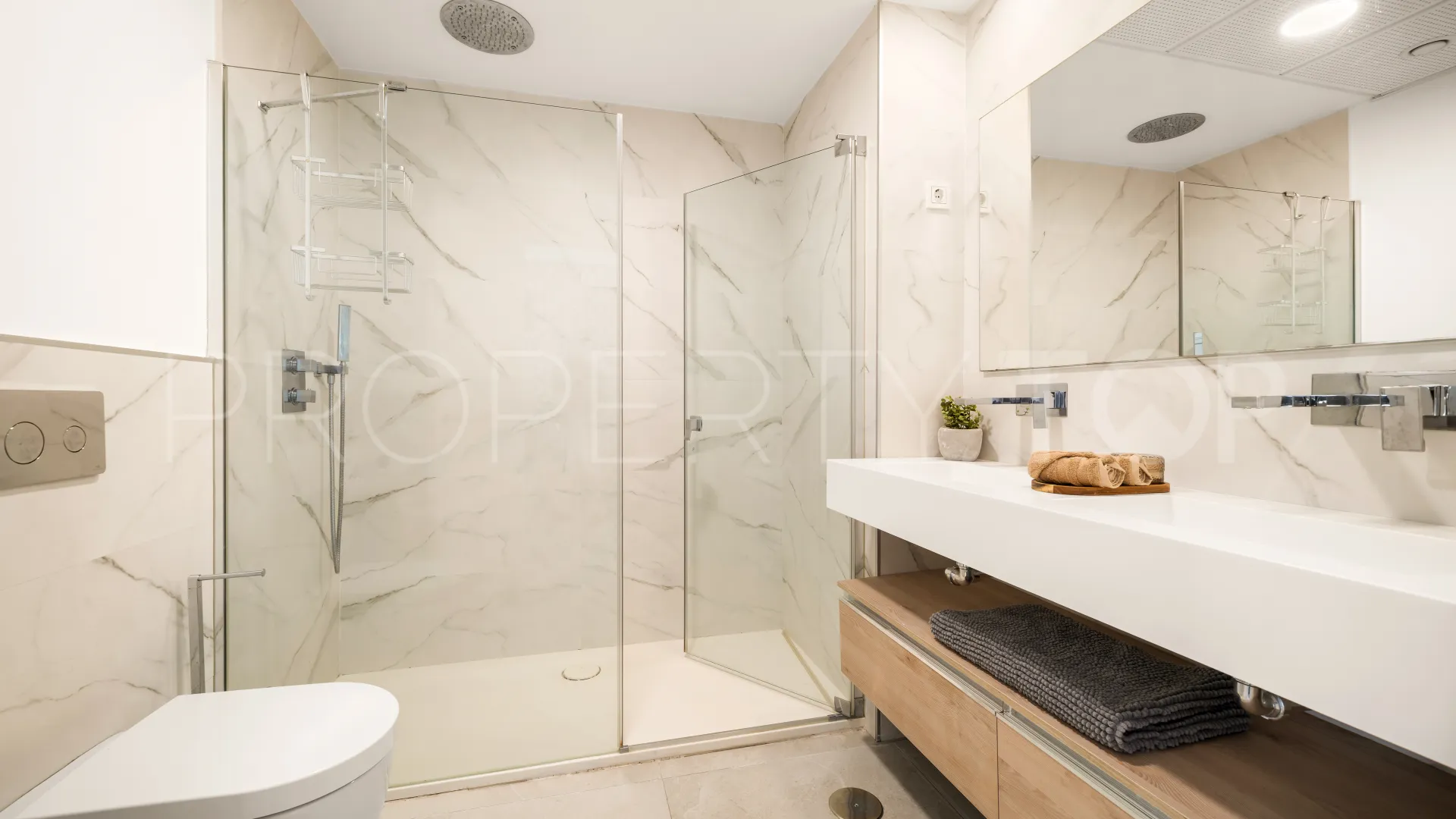 Buy penthouse in La Quinta with 3 bedrooms