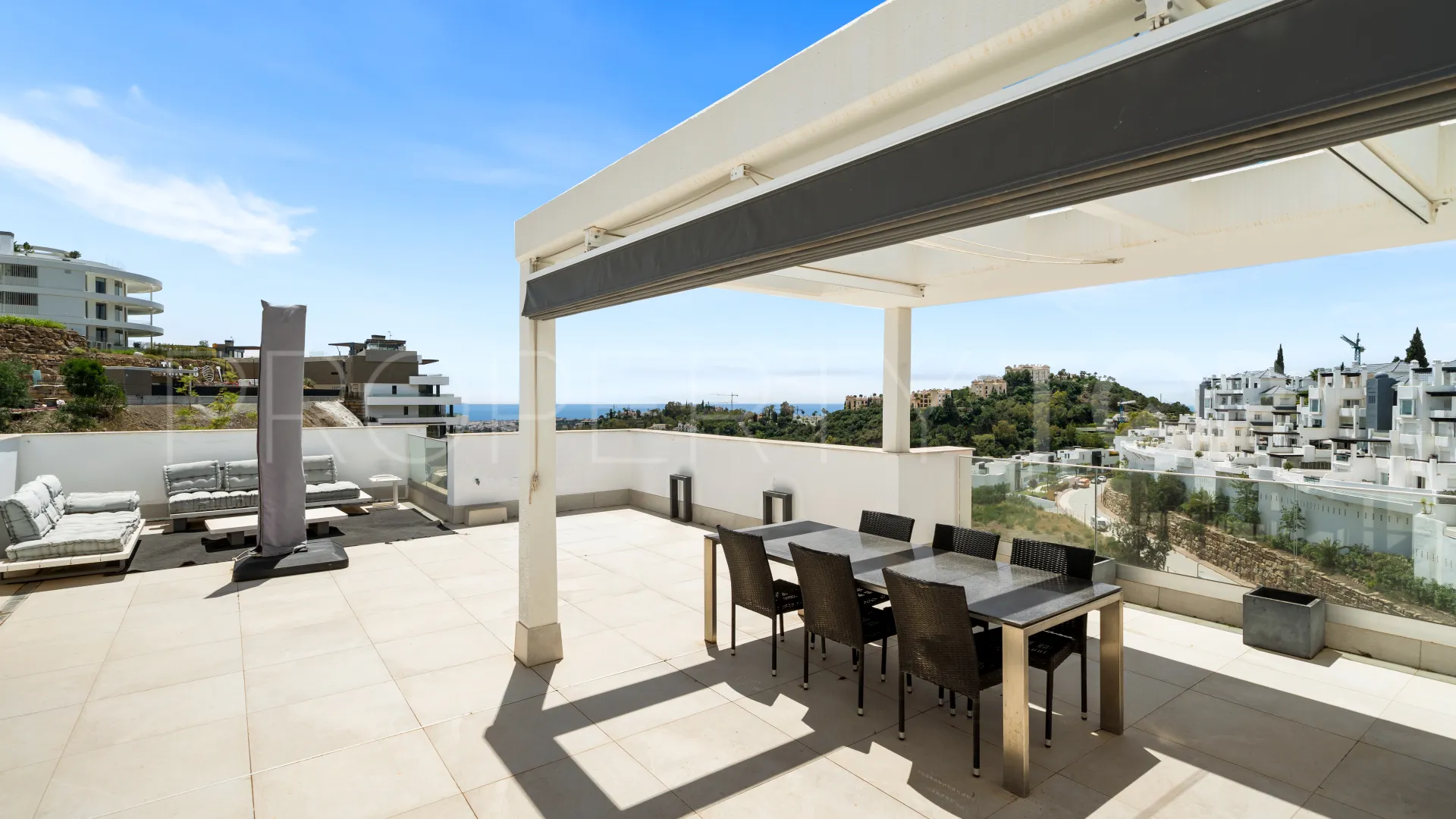 Buy penthouse in La Quinta with 3 bedrooms