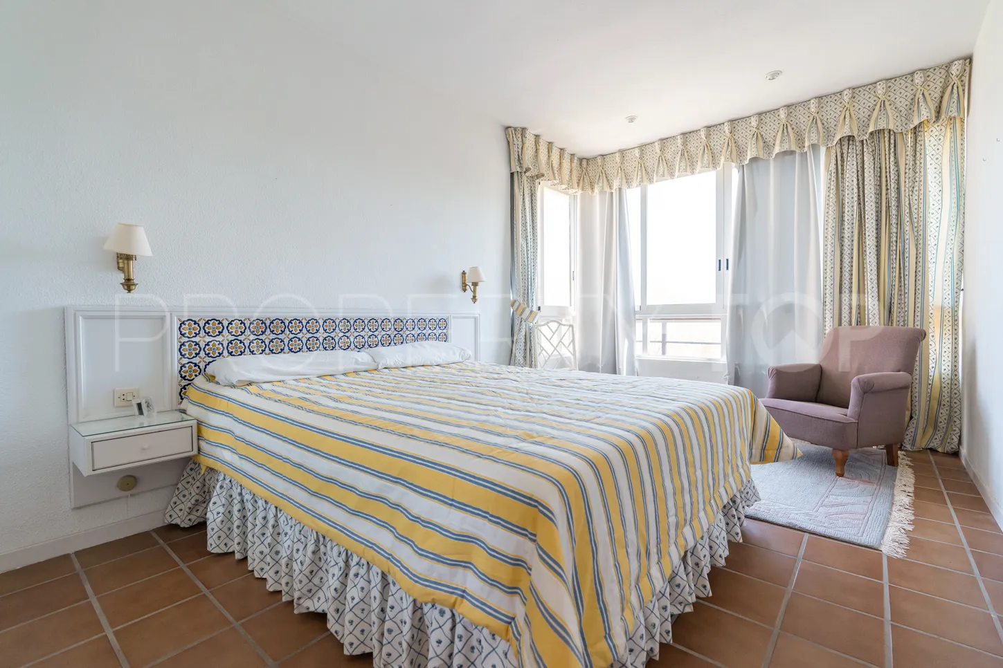 Comprar apartamento en Torres de Aloha con 2 dormitorios