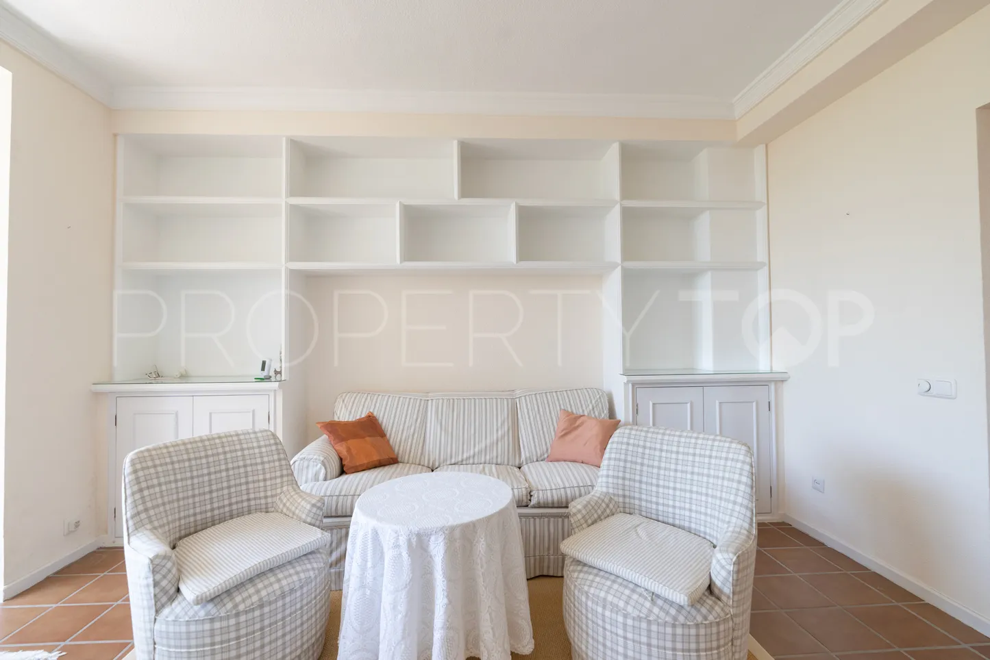 Comprar apartamento en Torres de Aloha con 2 dormitorios