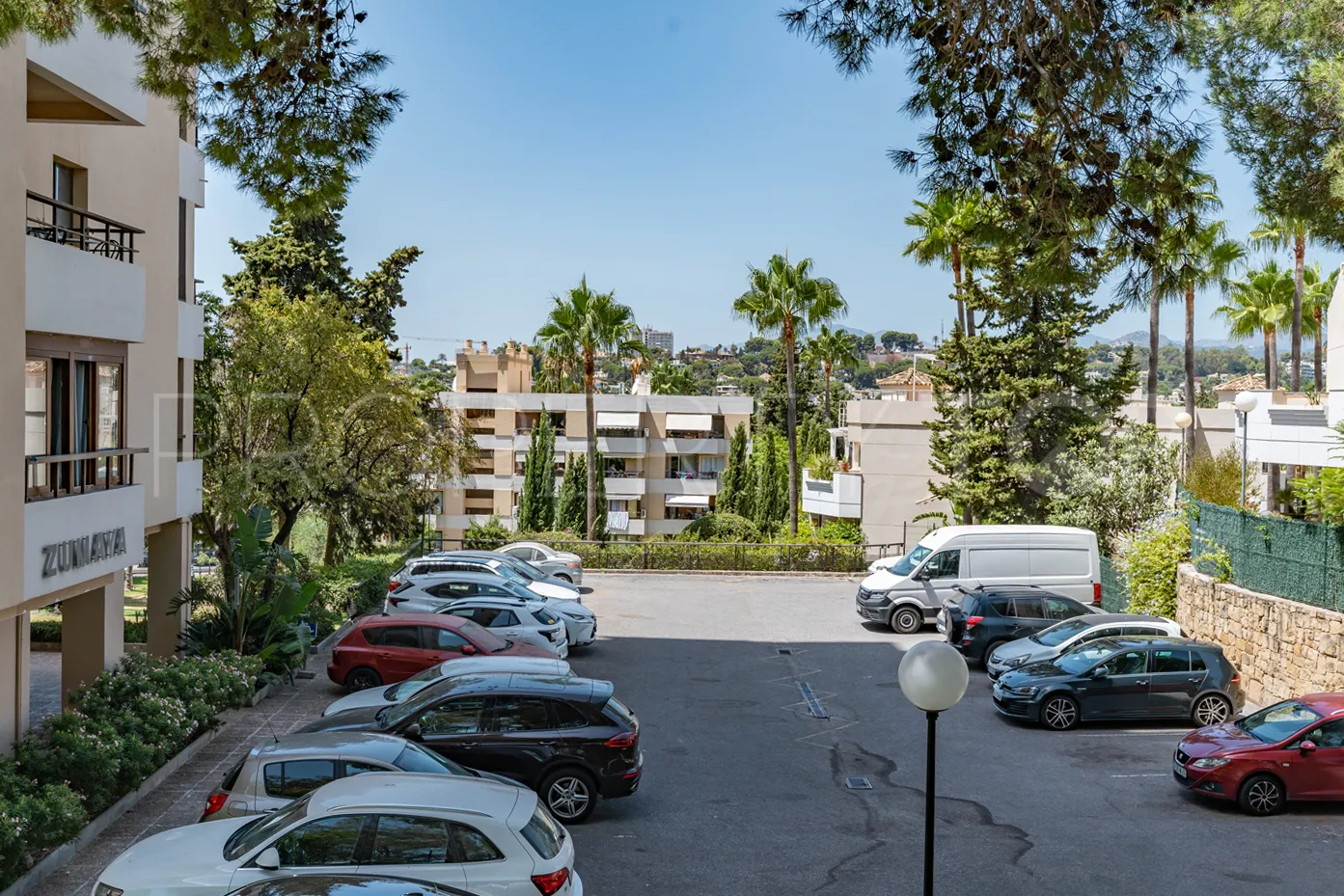 Comprar apartamento en Torres de Aloha con 2 dormitorios