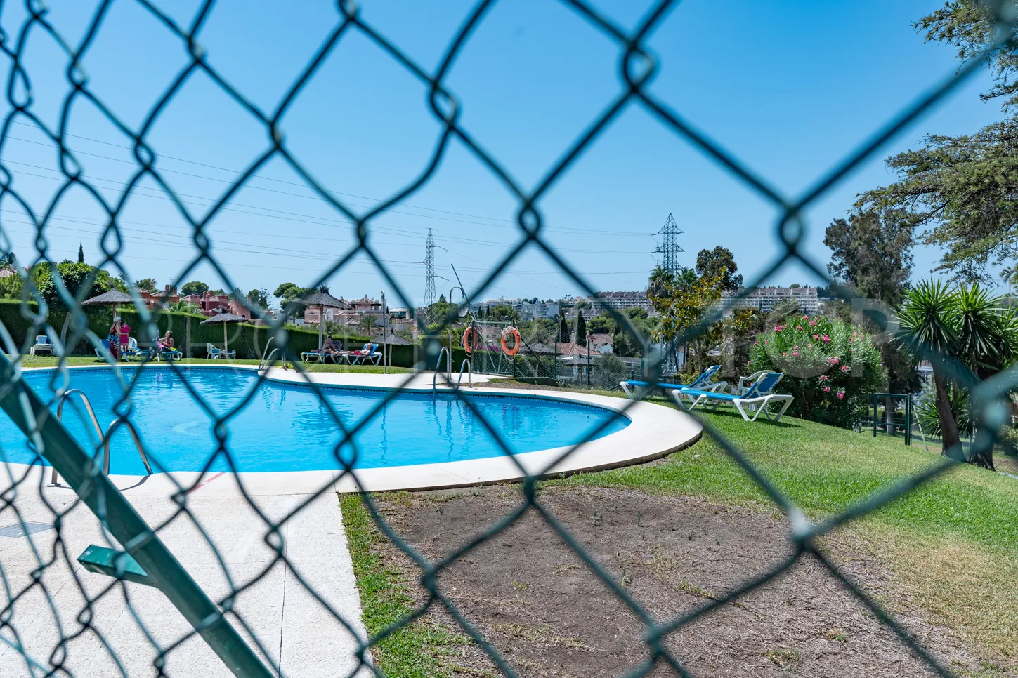 Comprar apartamento en Torres de Aloha con 2 dormitorios