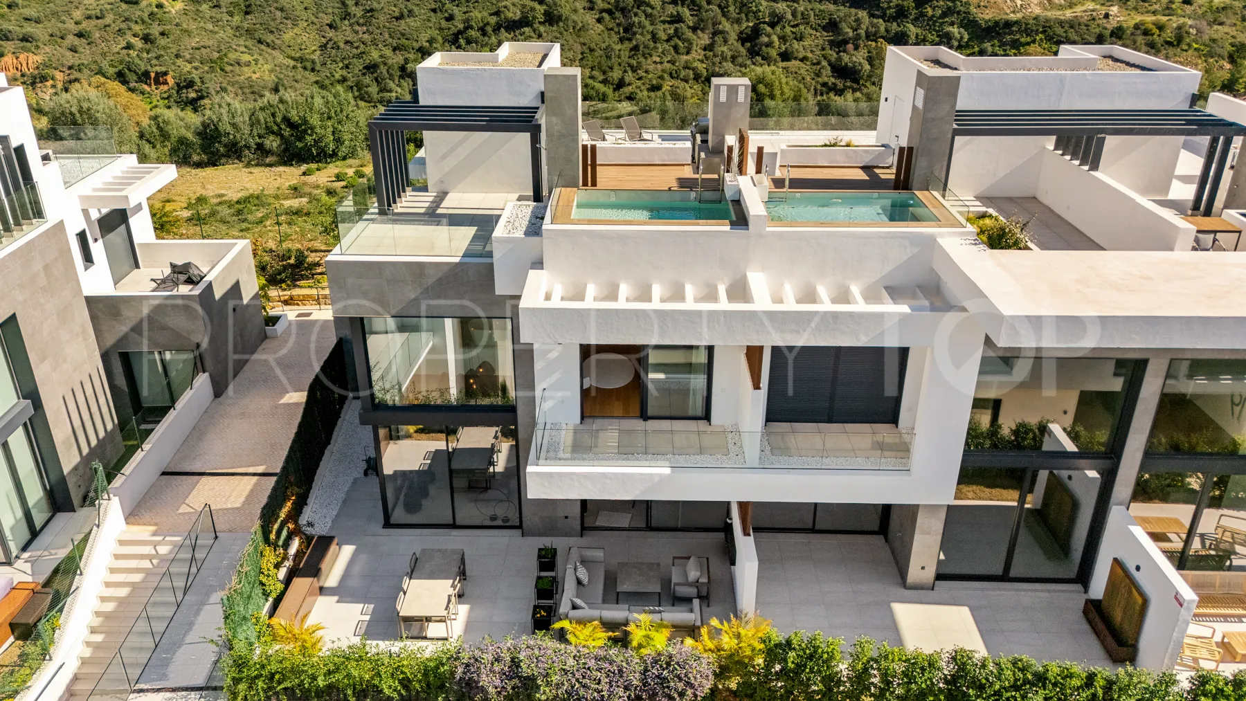 Semi detached villa with 5 bedrooms for sale in Rio Real