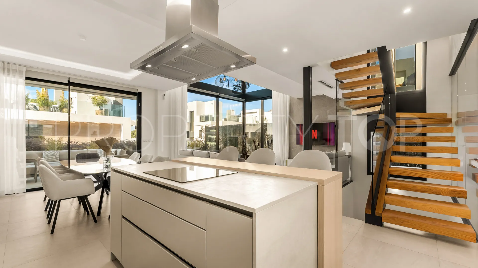 Semi detached villa with 5 bedrooms for sale in Rio Real