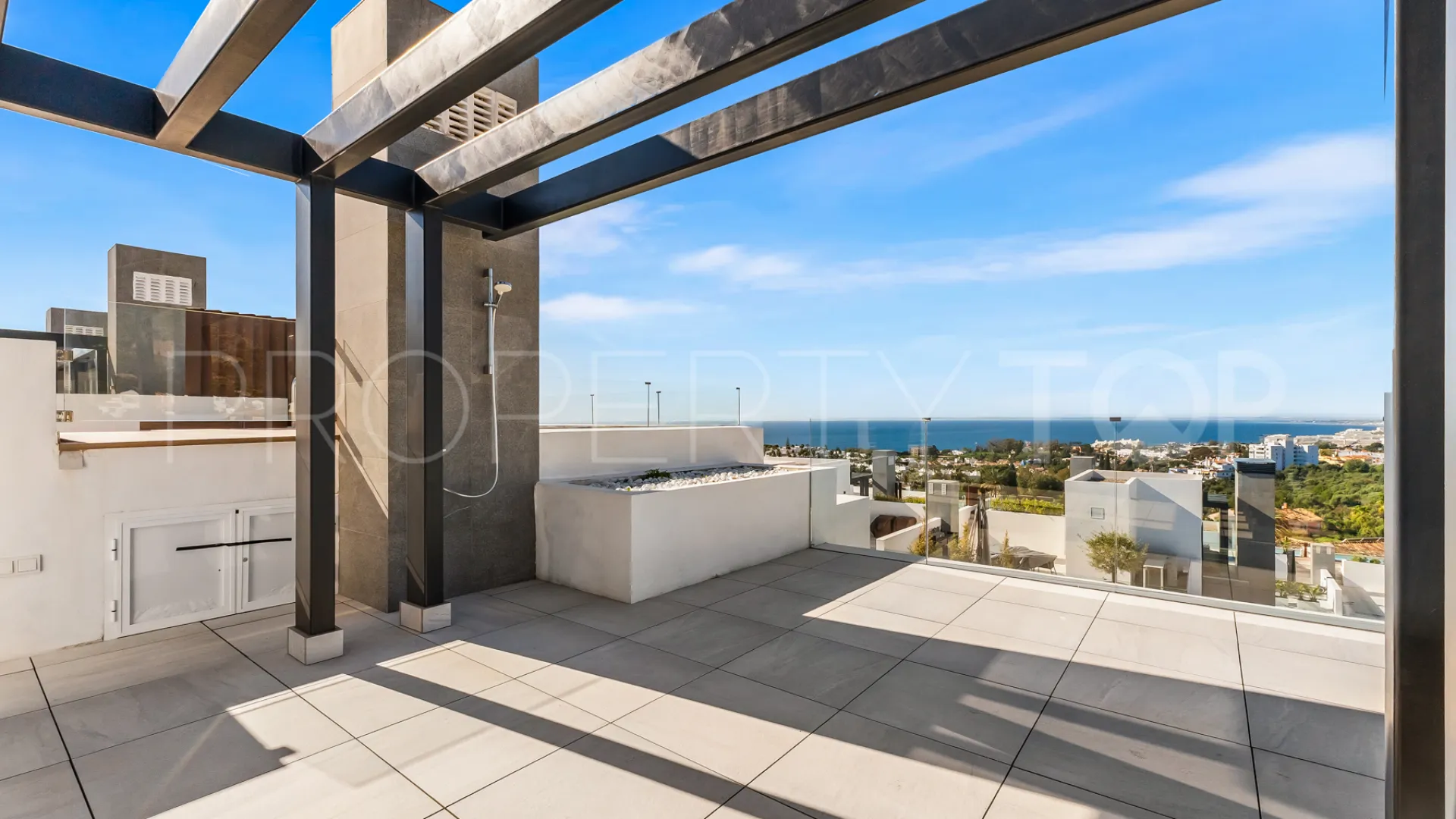 Semi detached villa with 5 bedrooms for sale in Rio Real