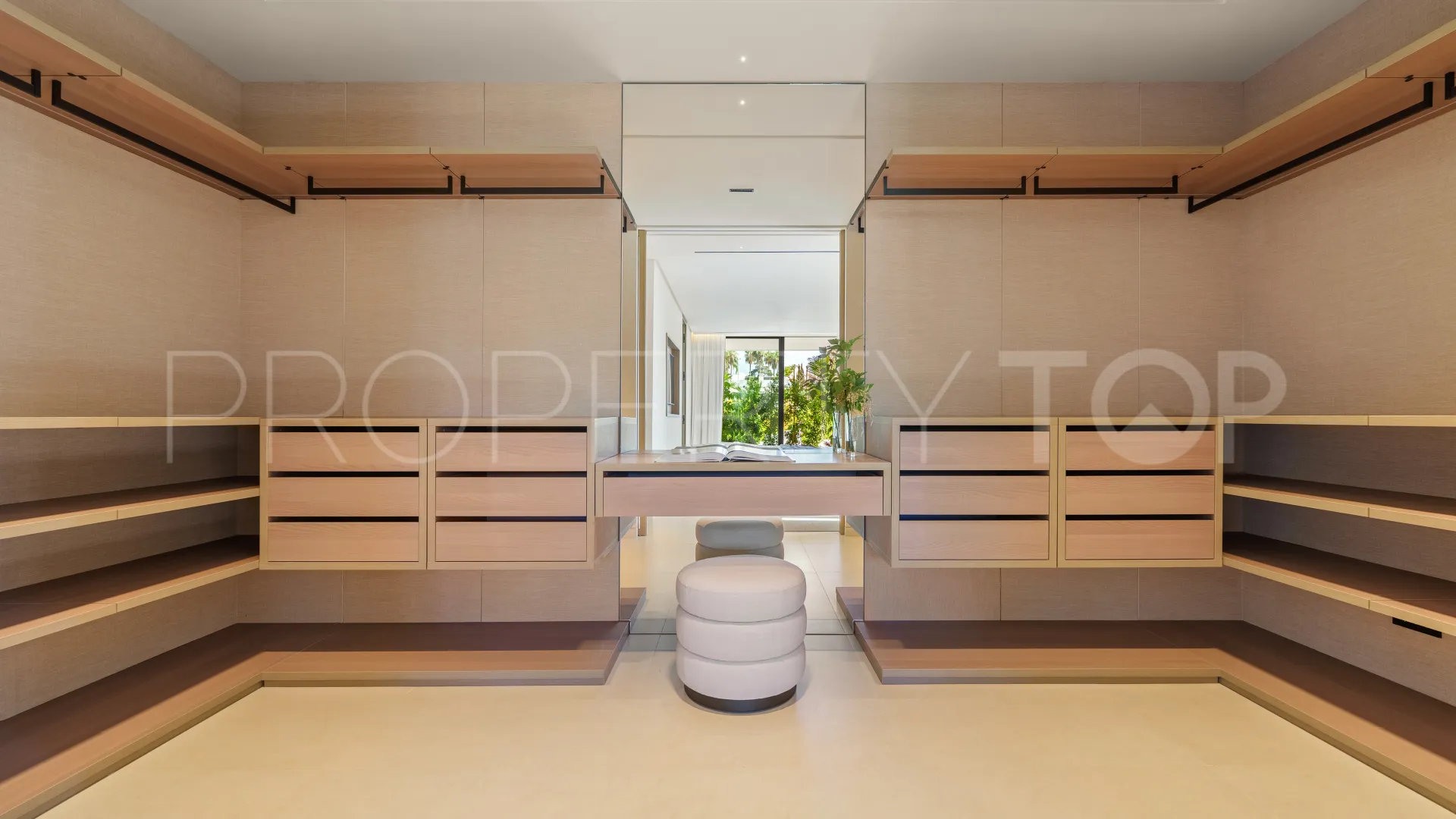 Villa de 5 dormitorios a la venta en Marbella Golden Mile