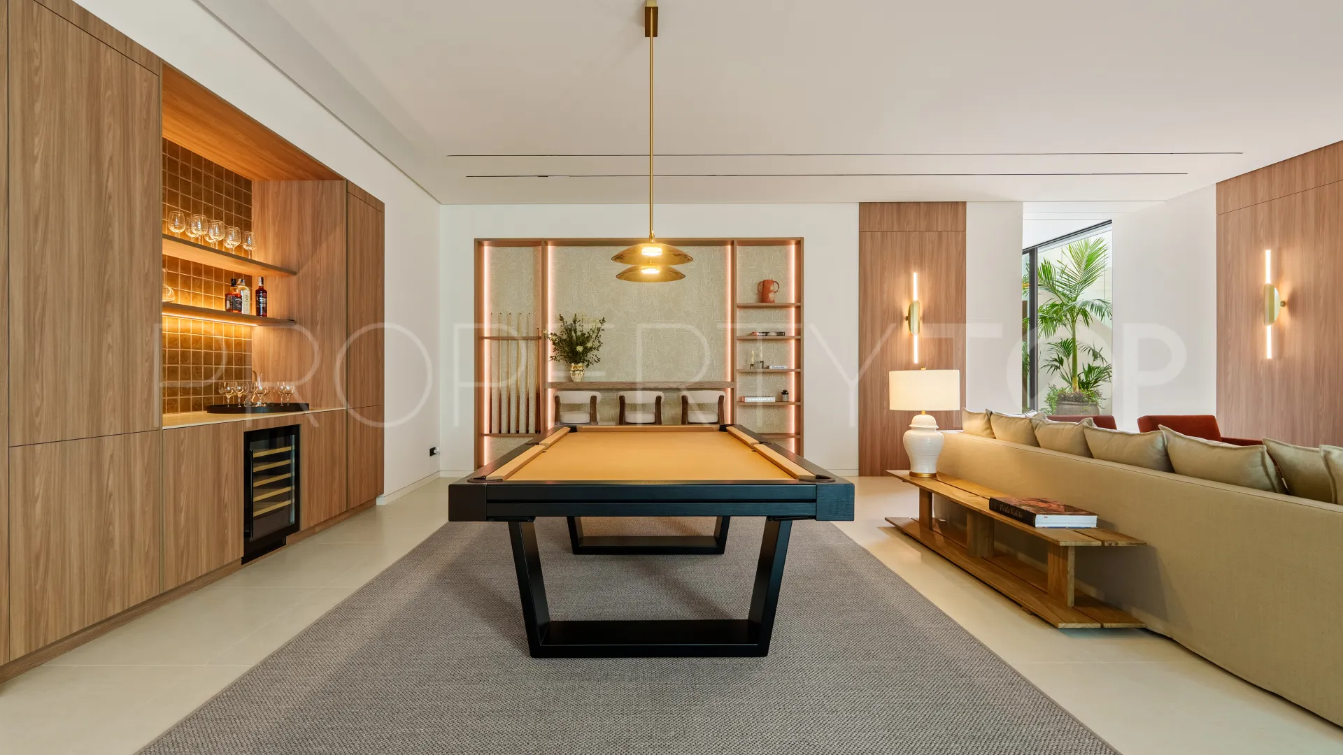 Villa de 5 dormitorios a la venta en Marbella Golden Mile