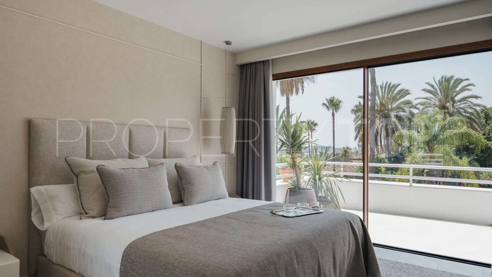 4 bedrooms ground floor duplex for sale in Nueva Andalucia