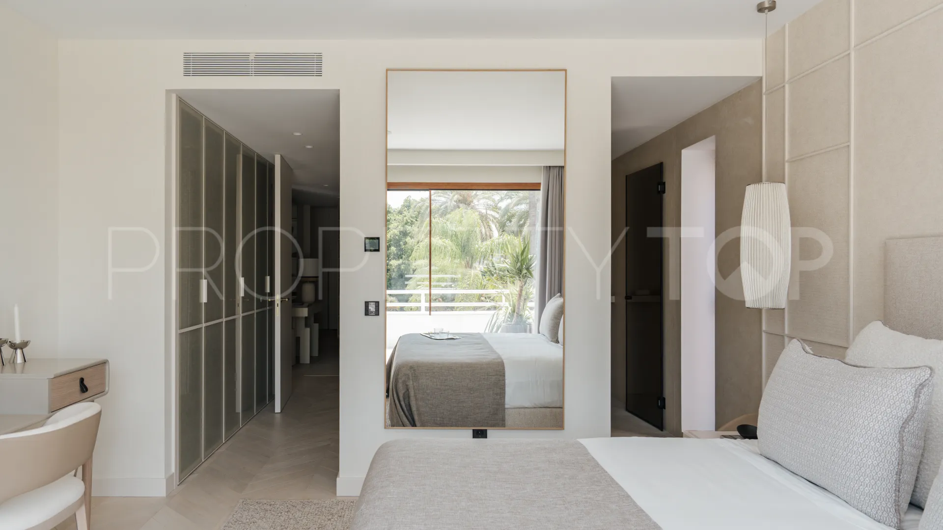 4 bedrooms ground floor duplex for sale in Nueva Andalucia