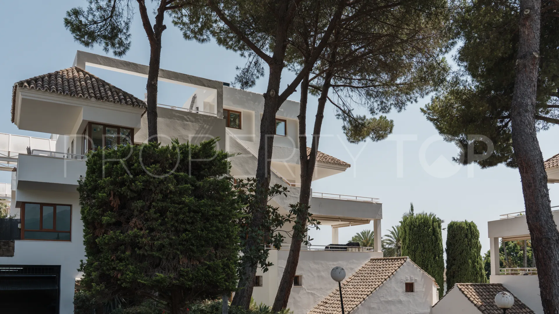 4 bedrooms ground floor duplex for sale in Nueva Andalucia