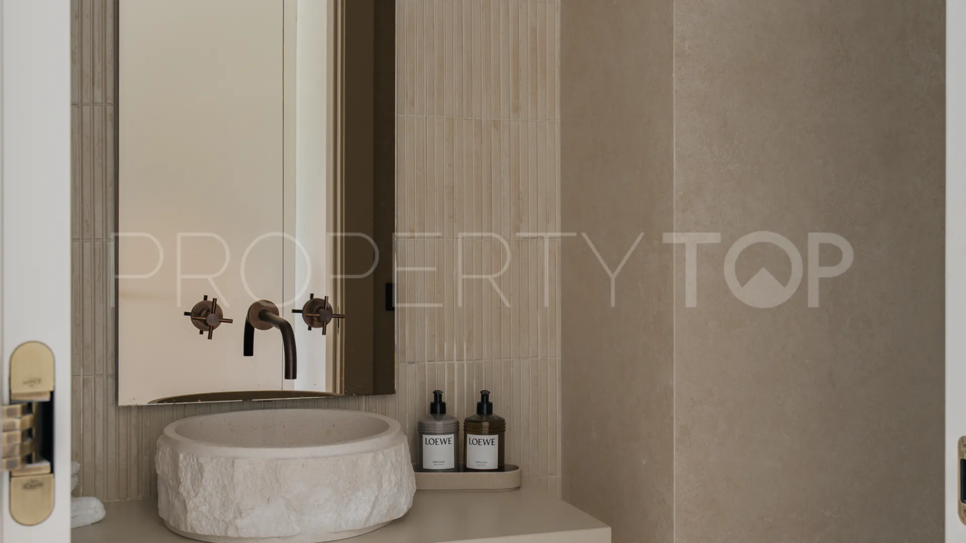 4 bedrooms ground floor duplex for sale in Nueva Andalucia