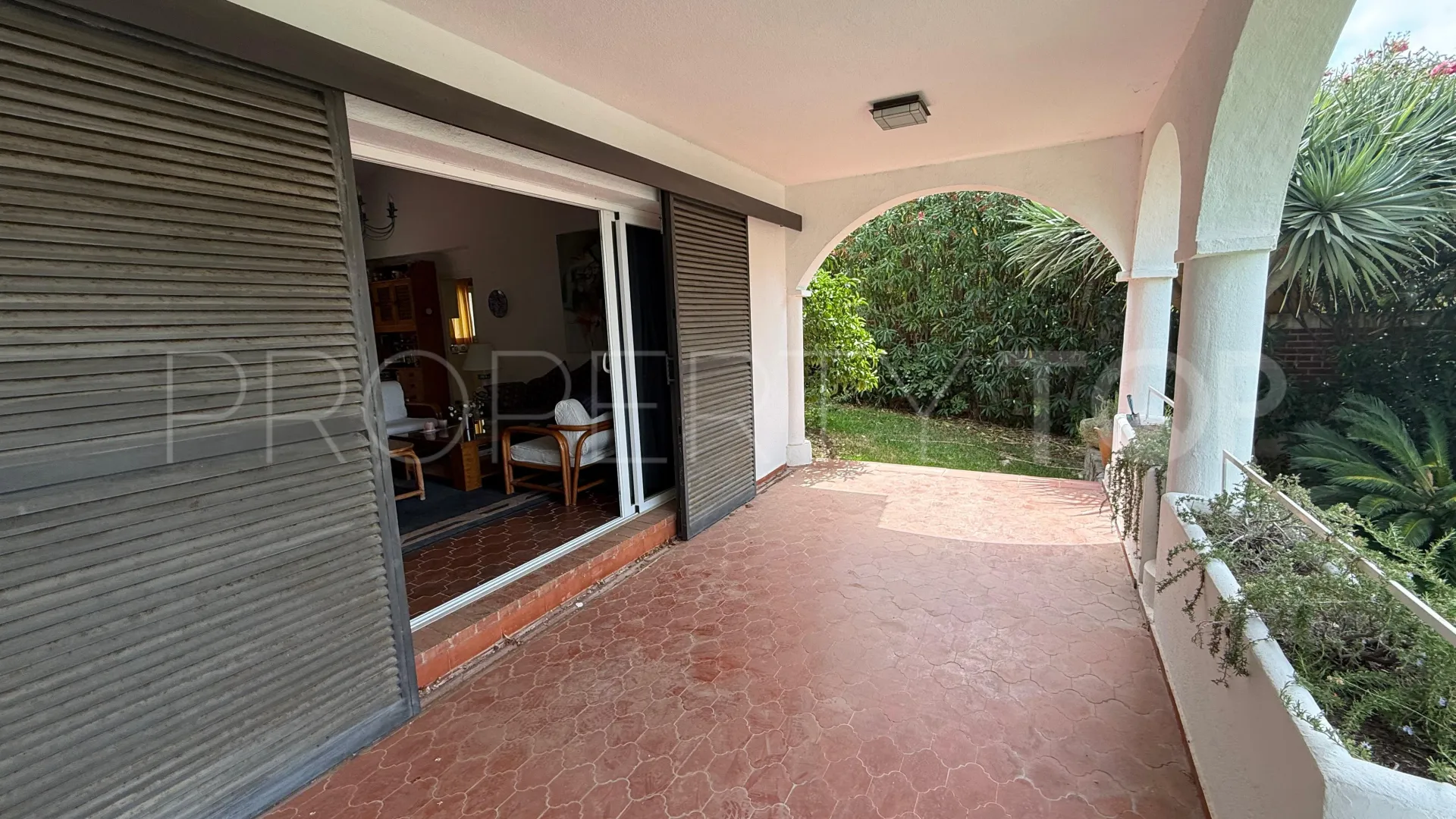 Se vende casa en Nueva Andalucia