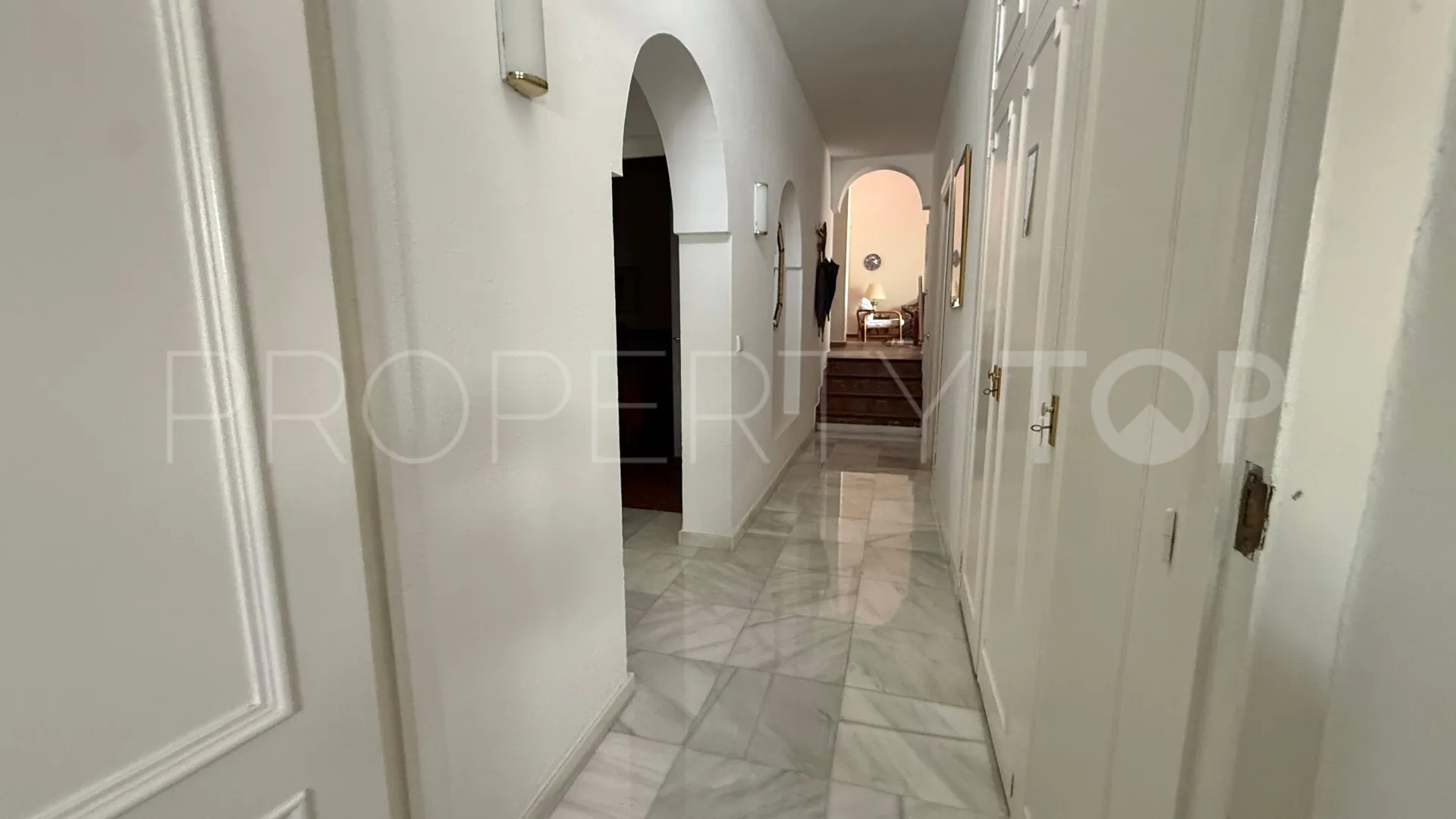 Se vende casa en Nueva Andalucia