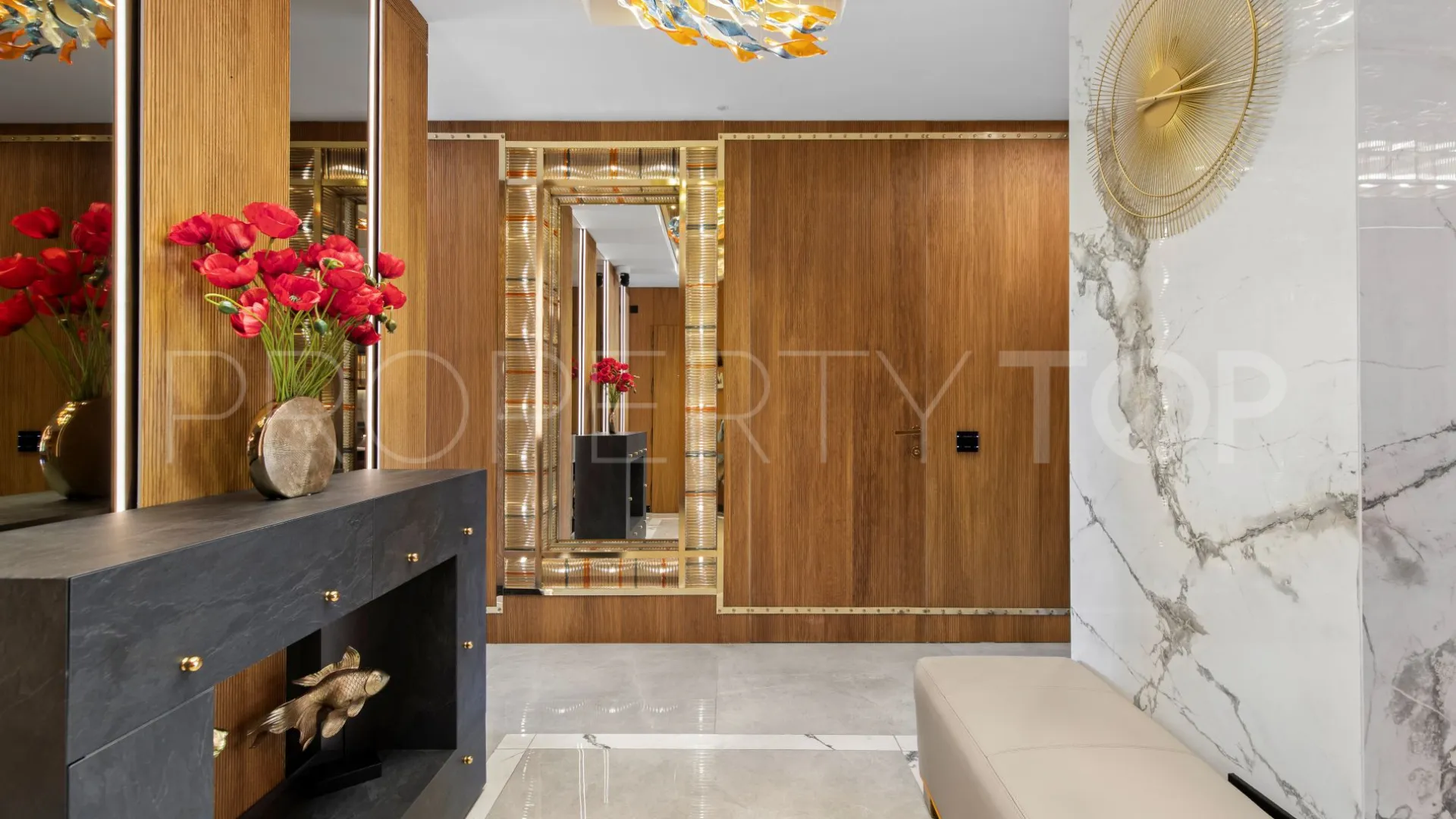 For sale ground floor apartment in Marbella - Puerto Banus with 3 bedrooms