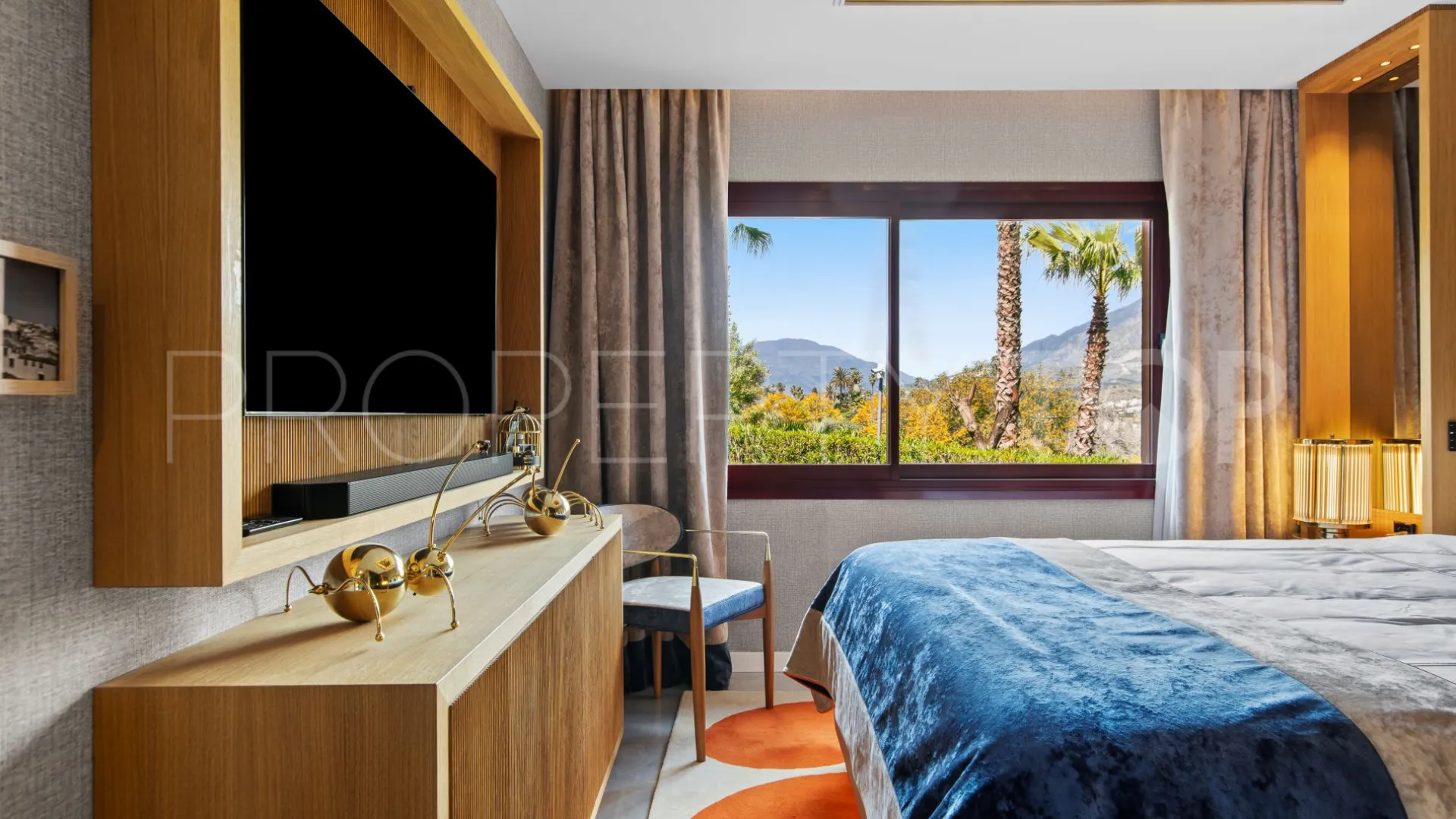 For sale ground floor apartment in Marbella - Puerto Banus with 3 bedrooms