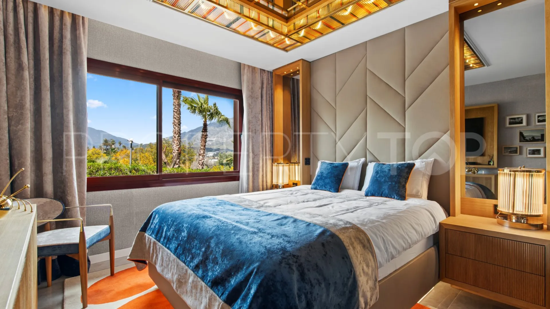 For sale ground floor apartment in Marbella - Puerto Banus with 3 bedrooms