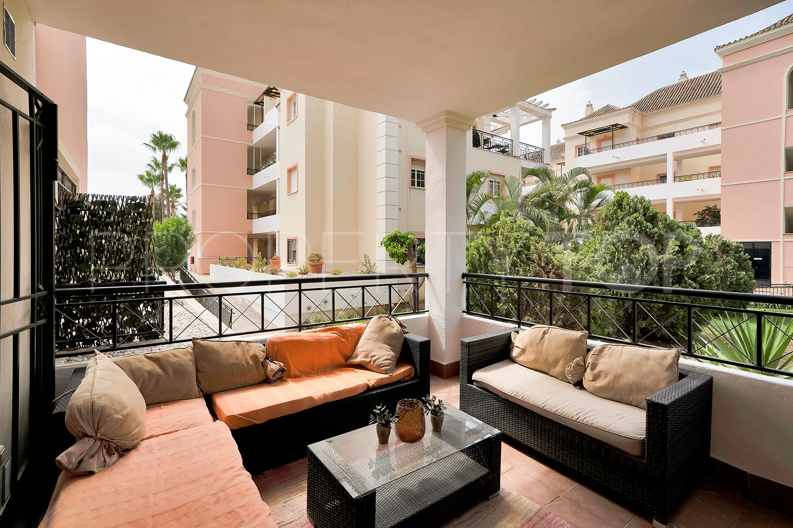 3 bedrooms ground floor apartment in Nueva Andalucia for sale