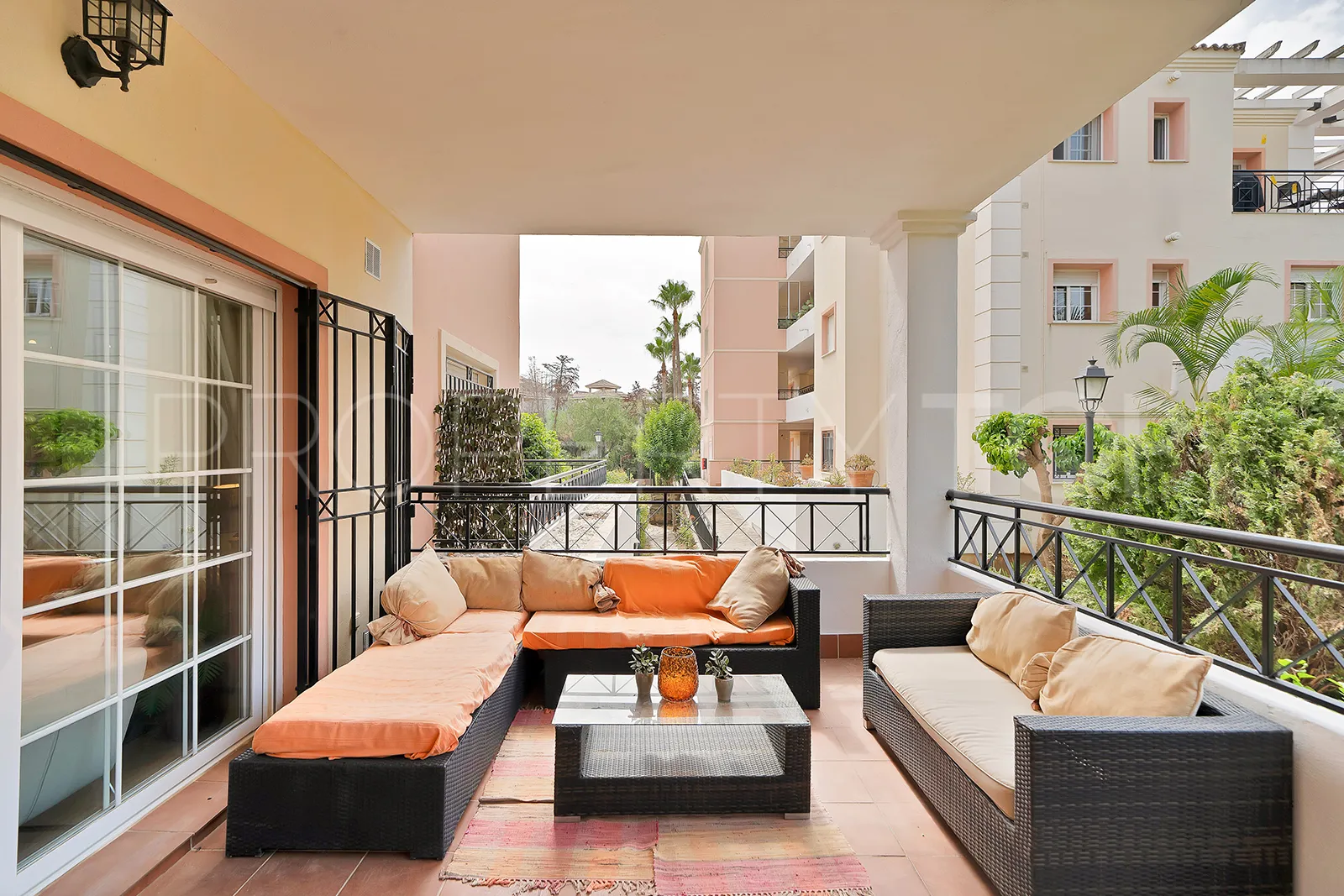 3 bedrooms ground floor apartment in Nueva Andalucia for sale