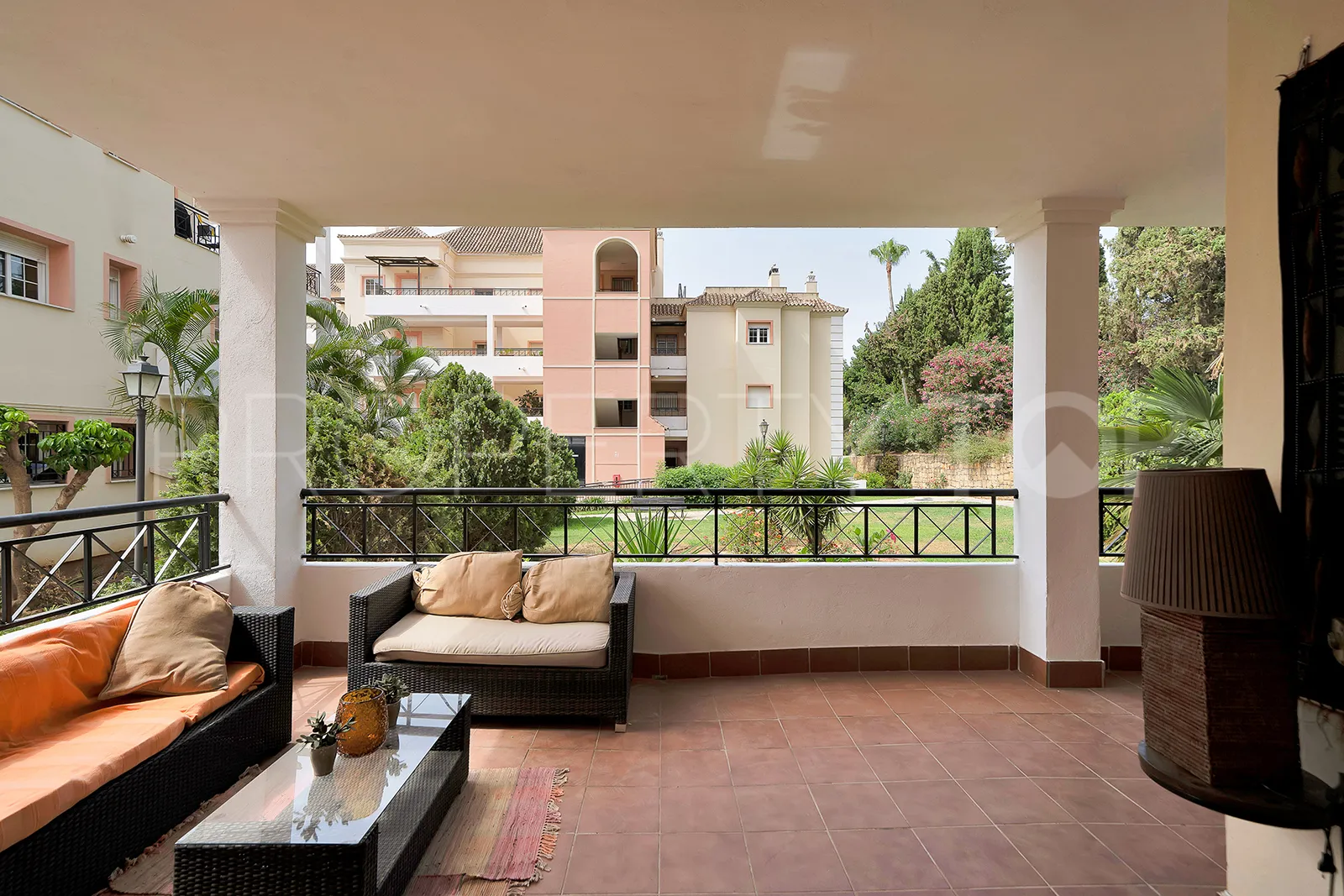 3 bedrooms ground floor apartment in Nueva Andalucia for sale