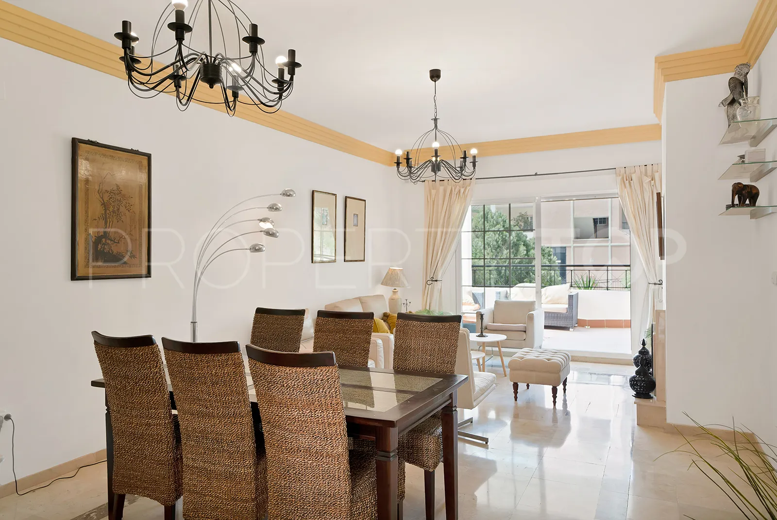 3 bedrooms ground floor apartment in Nueva Andalucia for sale