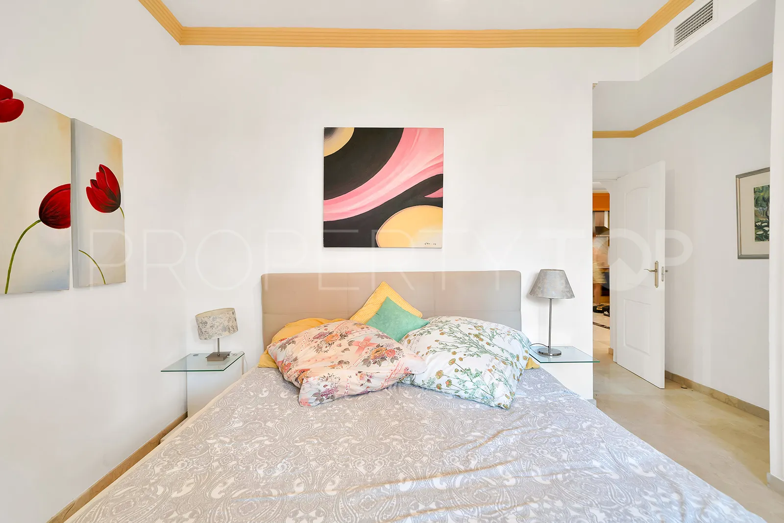 3 bedrooms ground floor apartment in Nueva Andalucia for sale