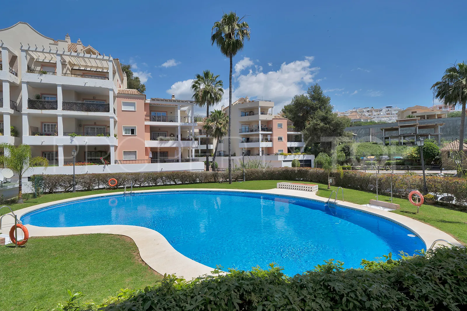 3 bedrooms ground floor apartment in Nueva Andalucia for sale