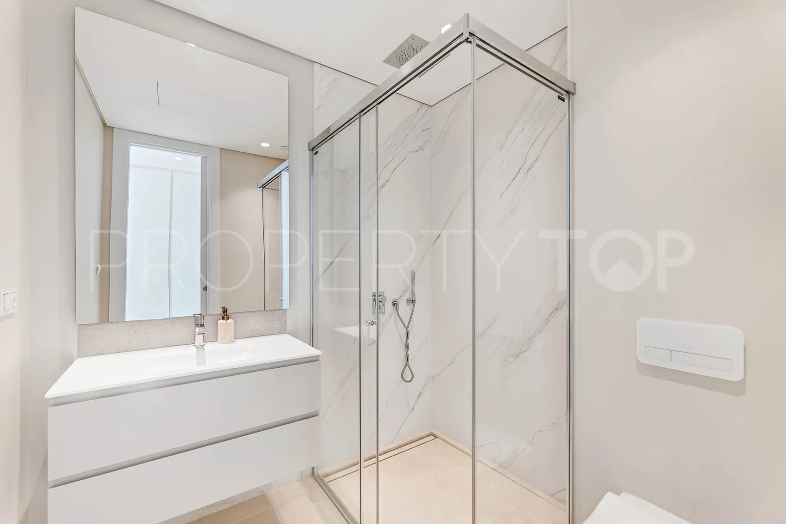 Duplex penthouse for sale in La Quinta