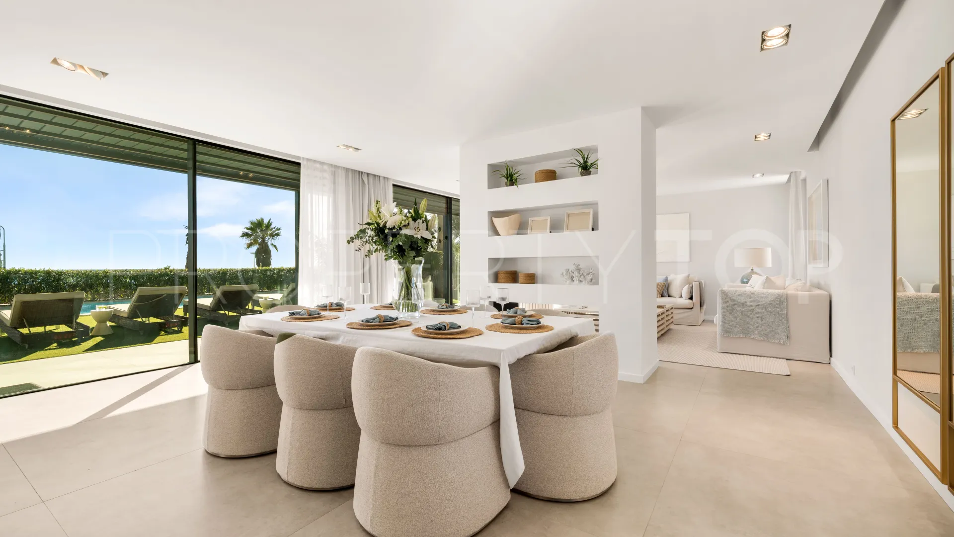 Buy 5 bedrooms villa in New Golden Mile