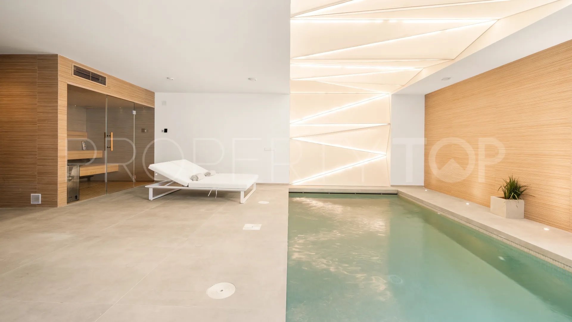 Buy 5 bedrooms villa in New Golden Mile