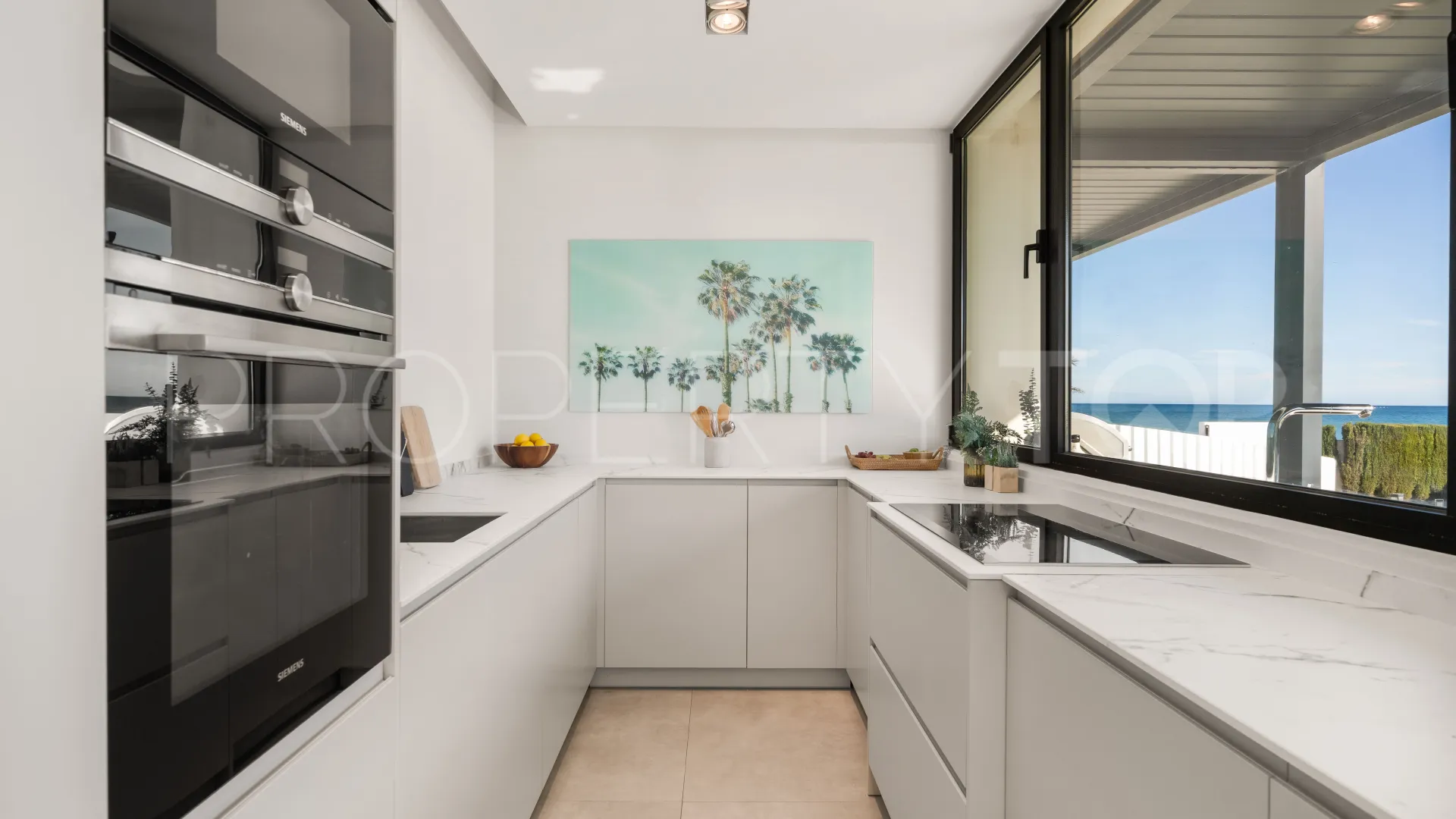 Buy 5 bedrooms villa in New Golden Mile