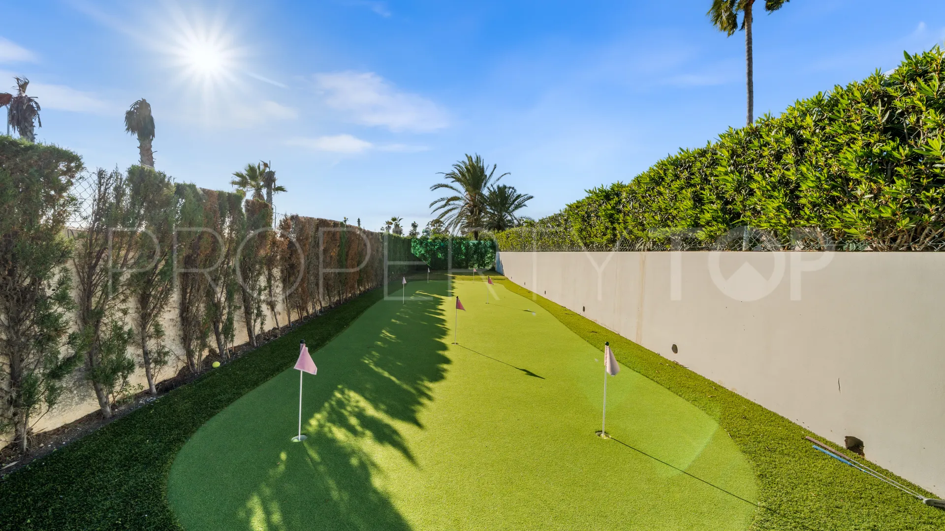 Buy 5 bedrooms villa in New Golden Mile