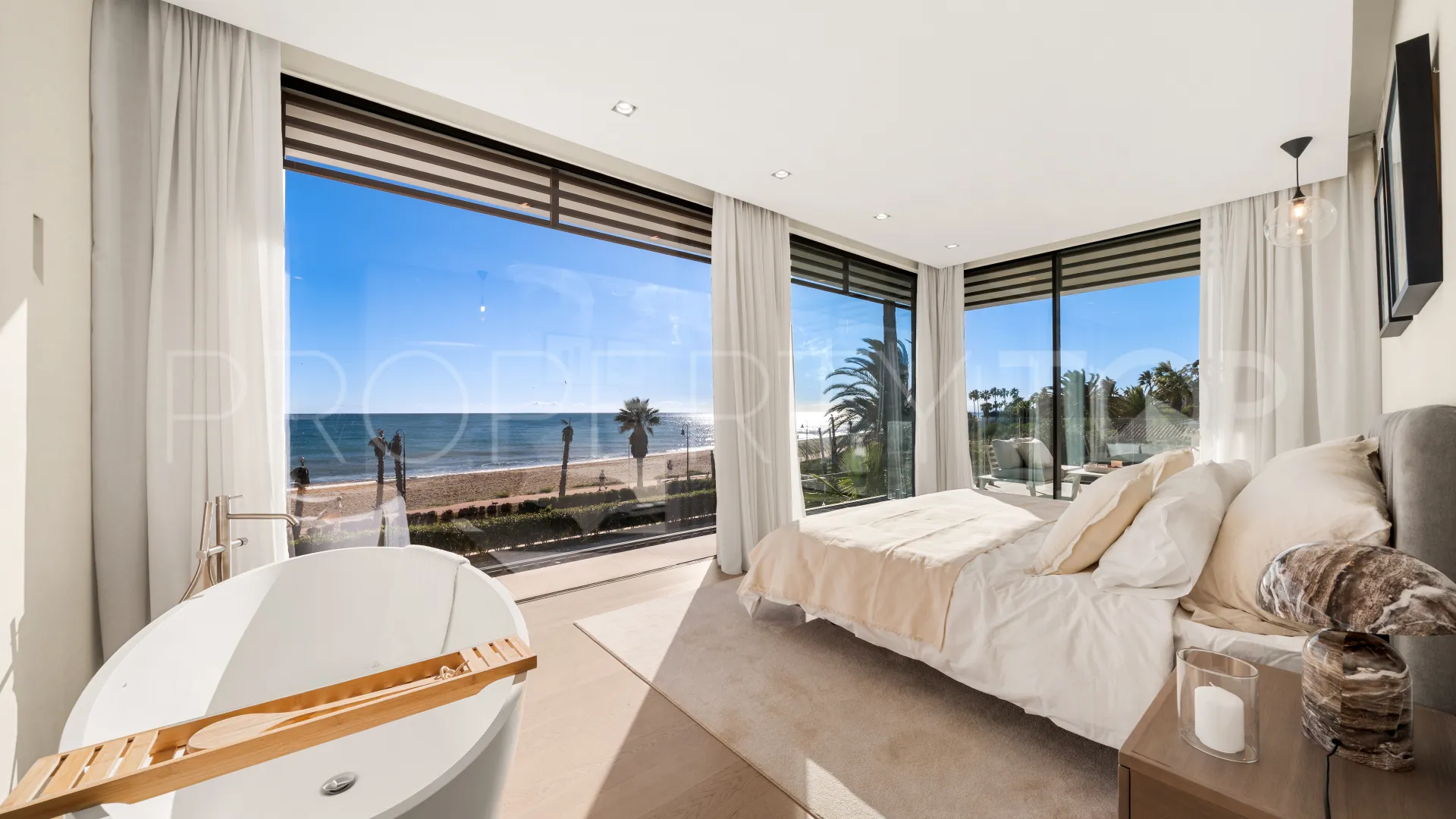 Buy 5 bedrooms villa in New Golden Mile